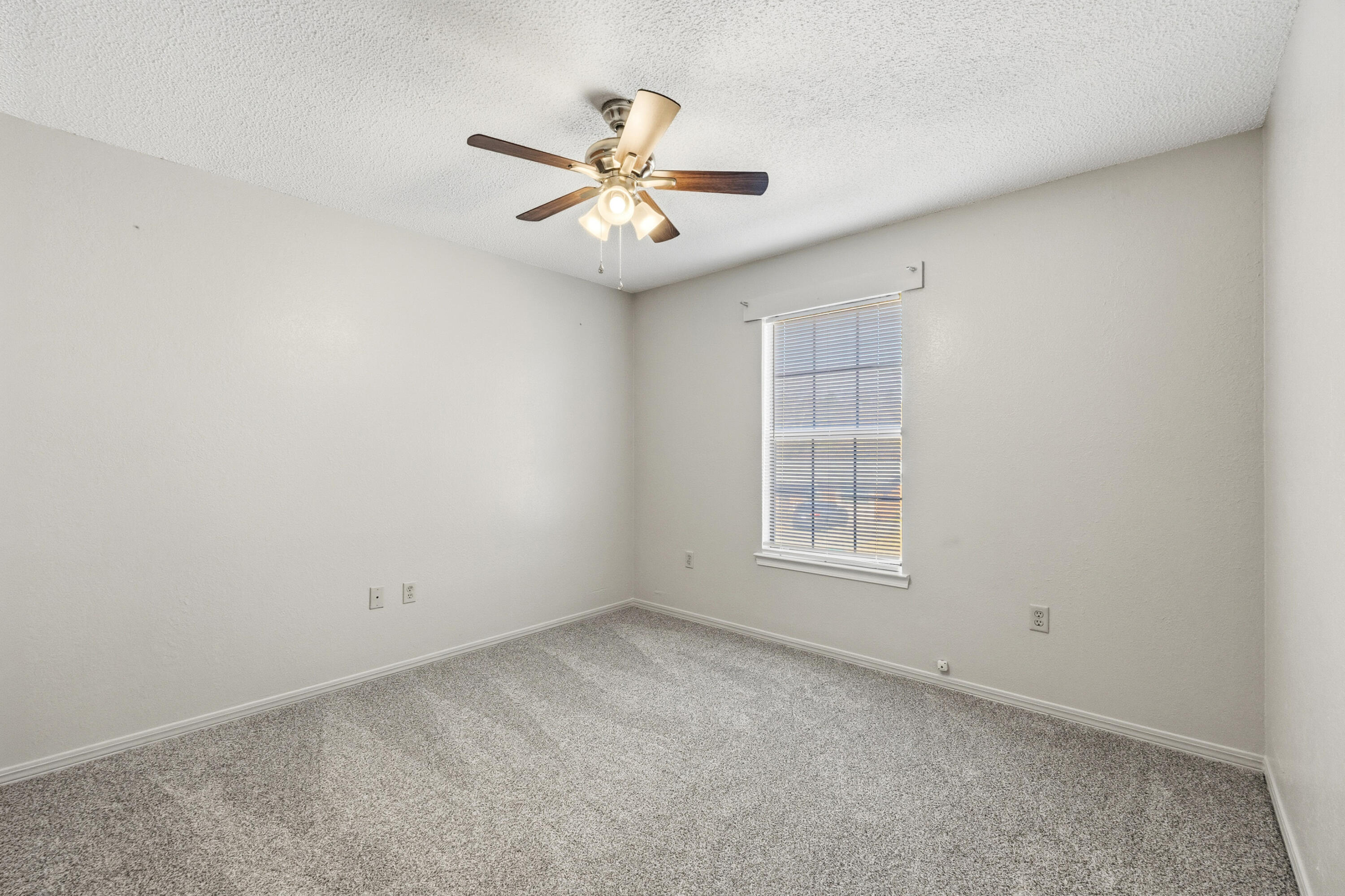 VALLEY T/H - Residential Lease