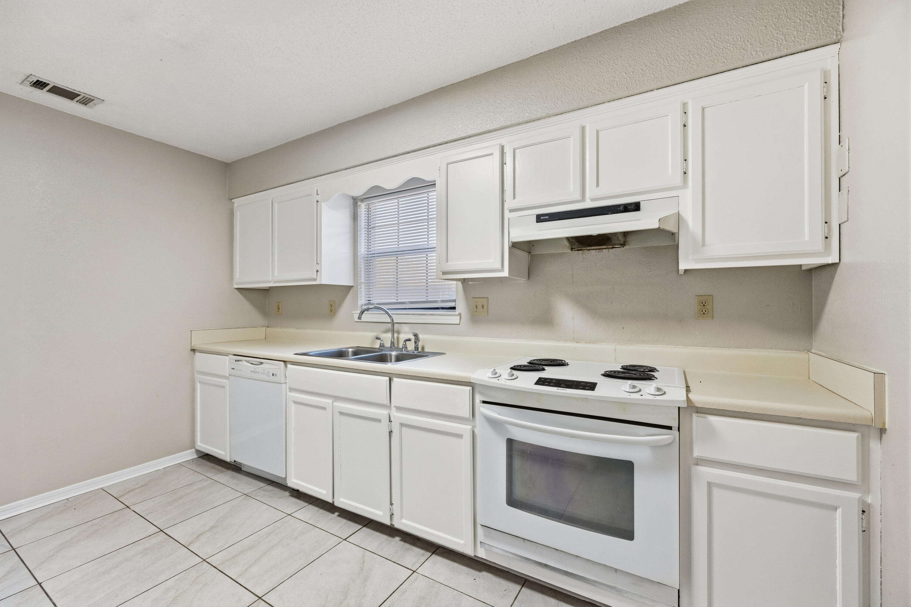 VALLEY T/H - Residential Lease