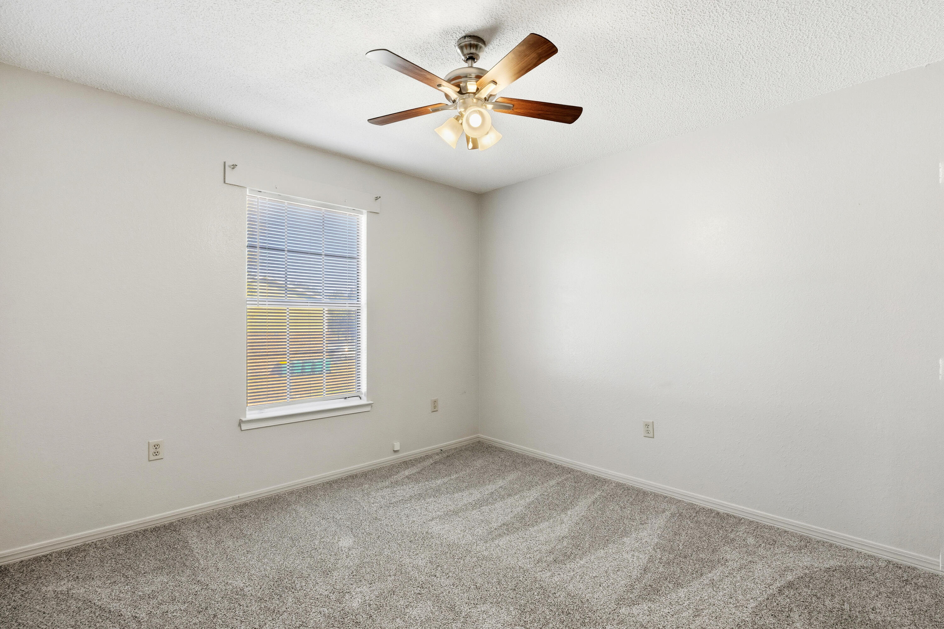 VALLEY T/H - Residential Lease