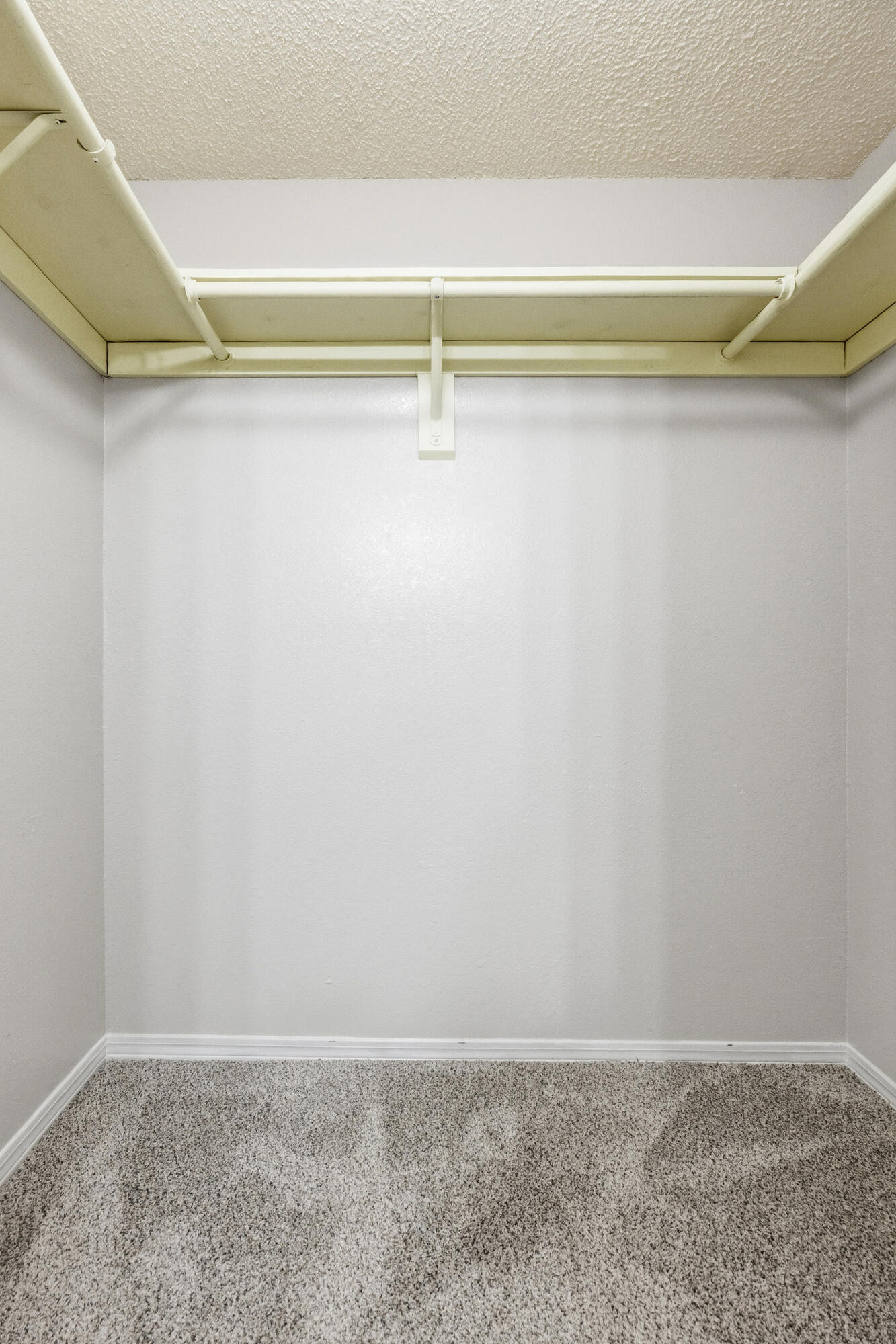 VALLEY T/H - Residential Lease