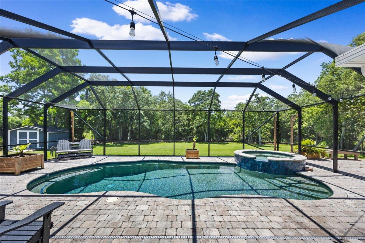 CASTELAR - Residential