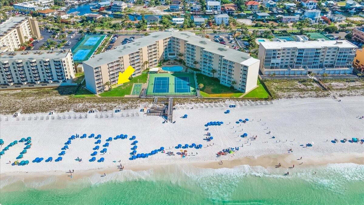 HOLIDAY SURF & RACQUET CLUB - Residential