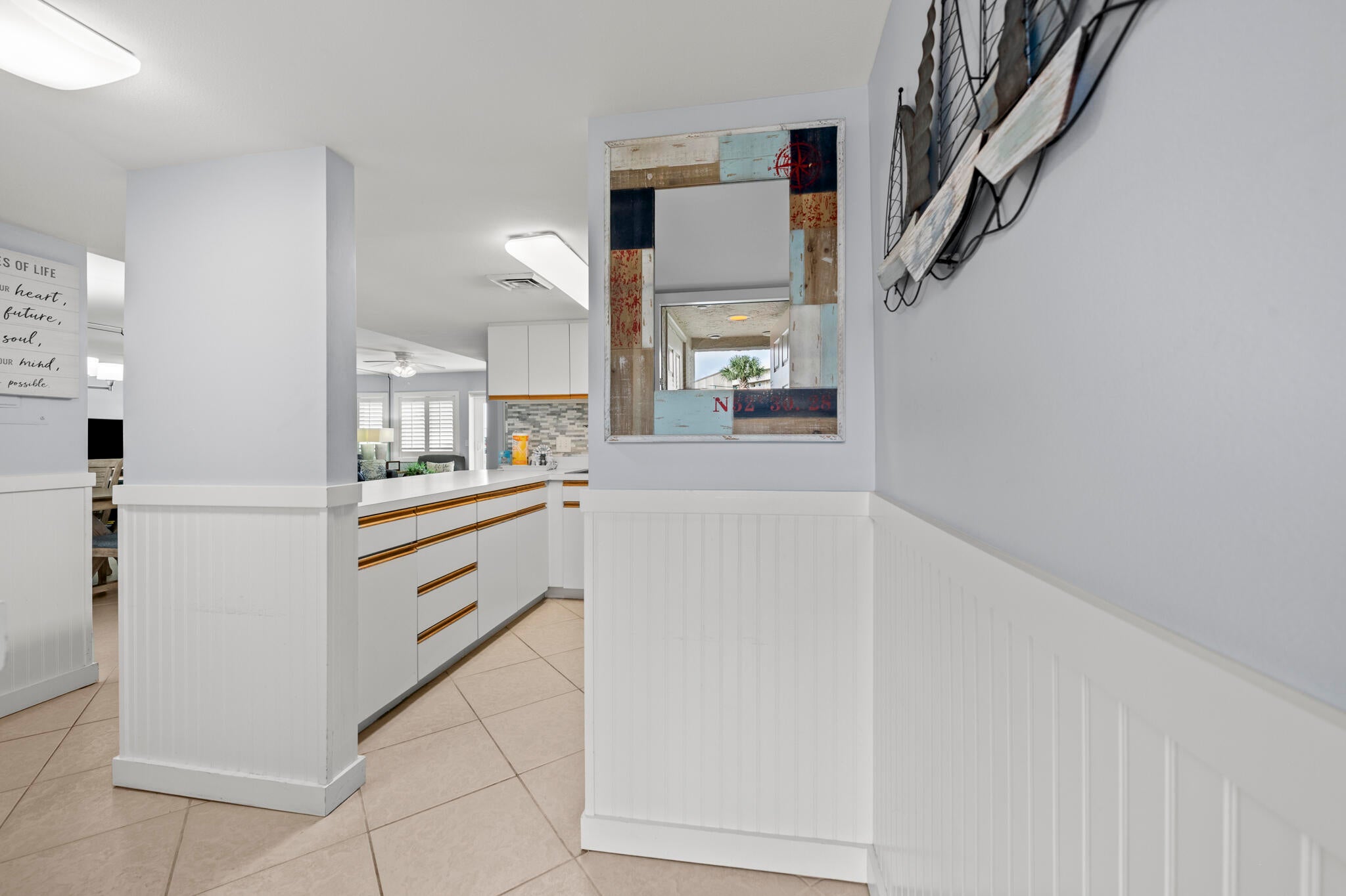 HOLIDAY SURF & RACQUET CLUB - Residential
