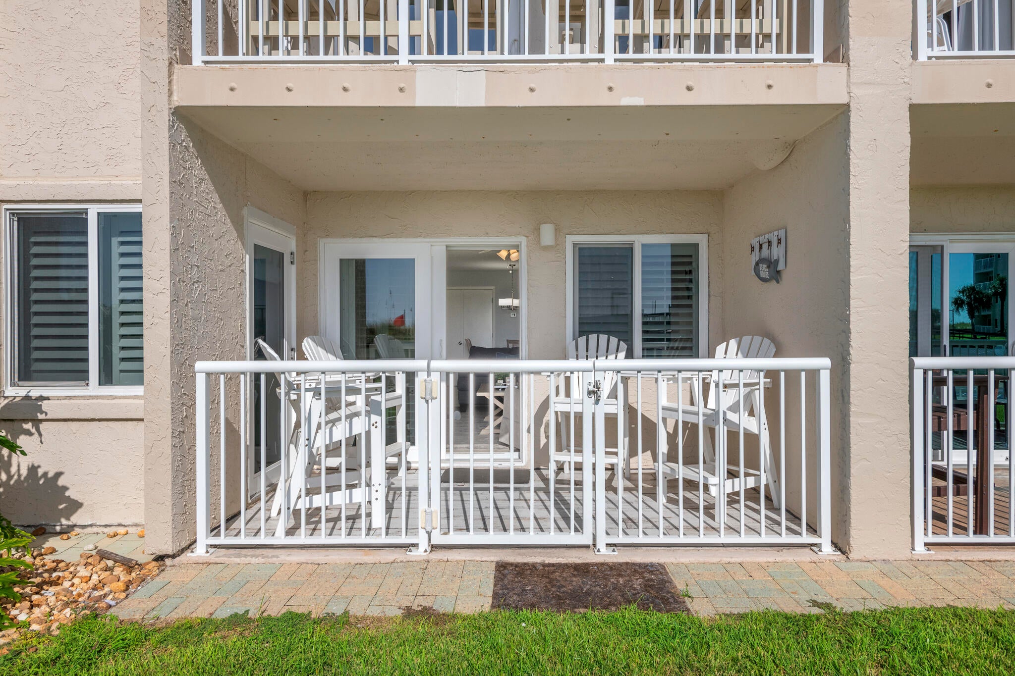 HOLIDAY SURF & RACQUET CLUB - Residential
