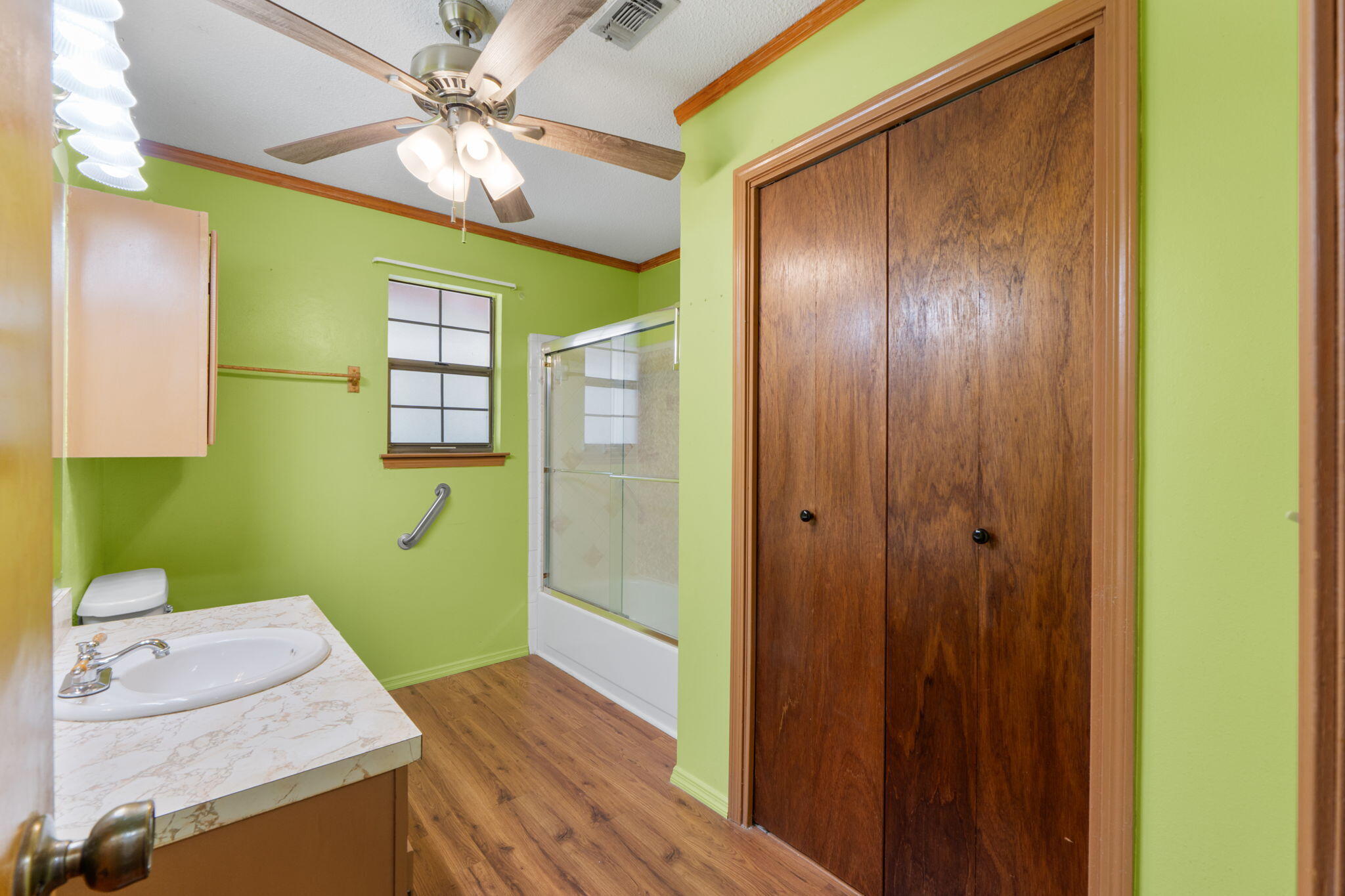 James Est - Residential