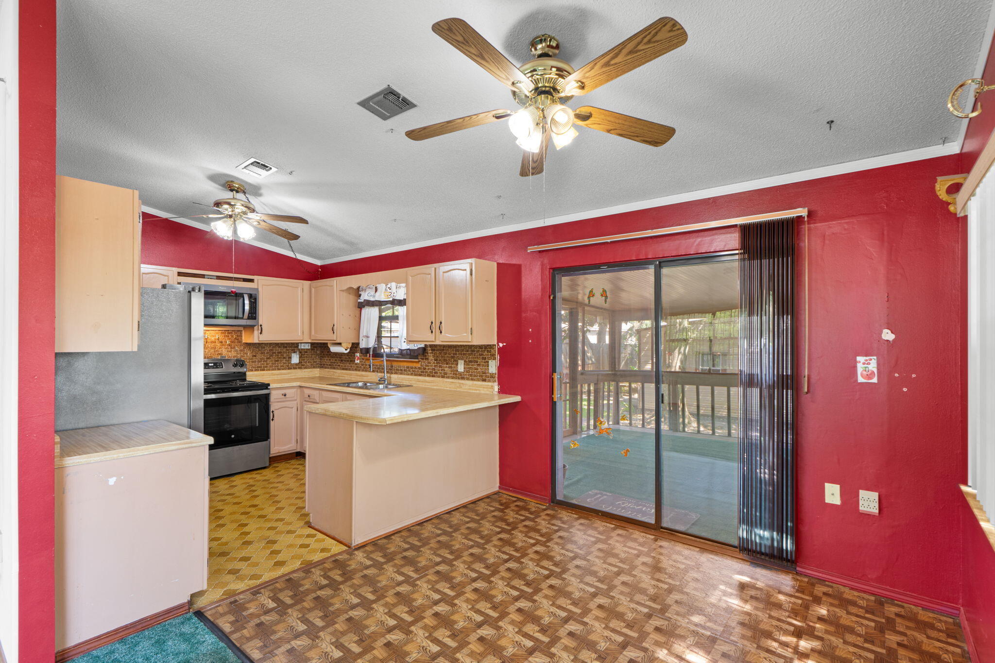 James Est - Residential