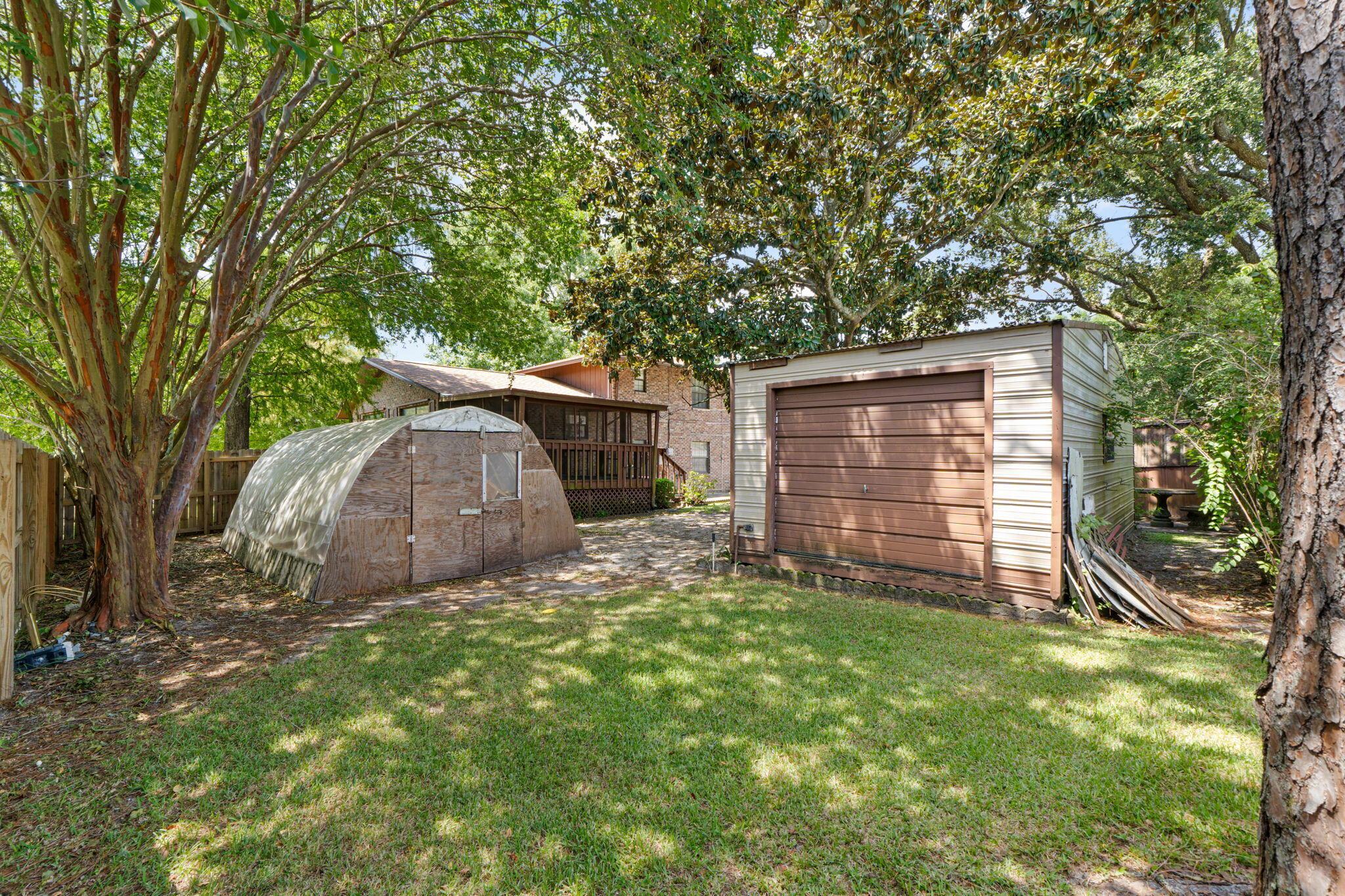 James Est - Residential