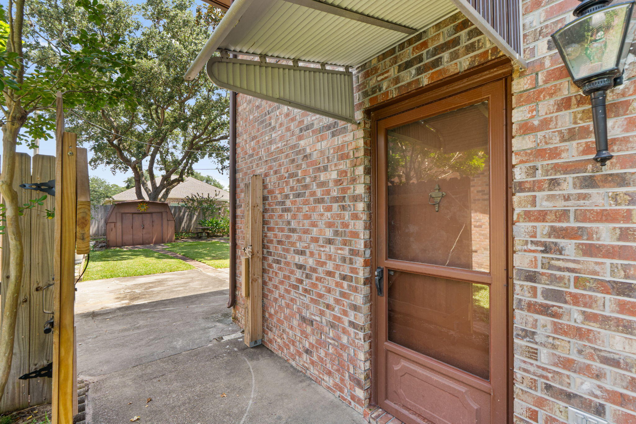 James Est - Residential