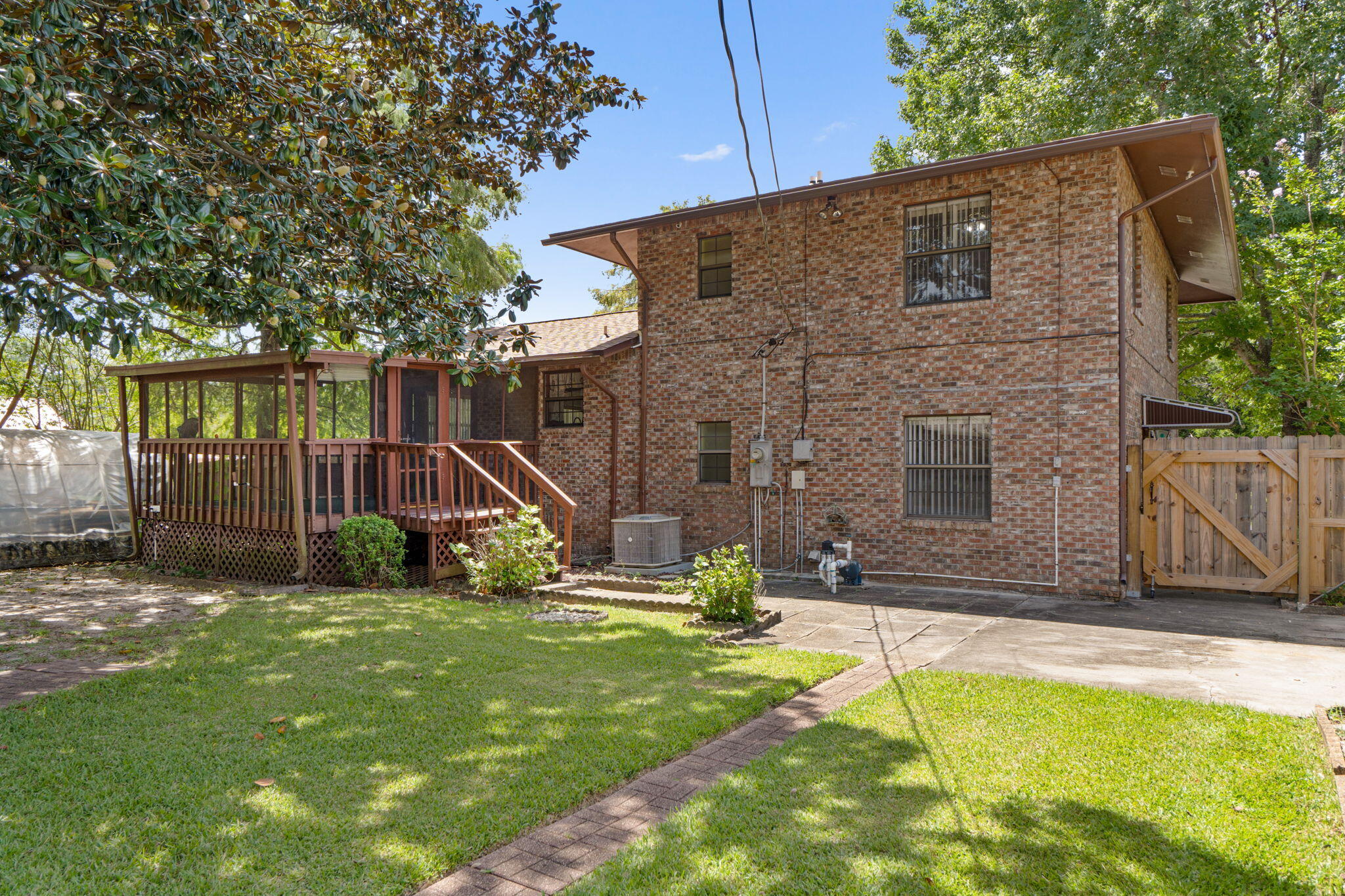 James Est - Residential