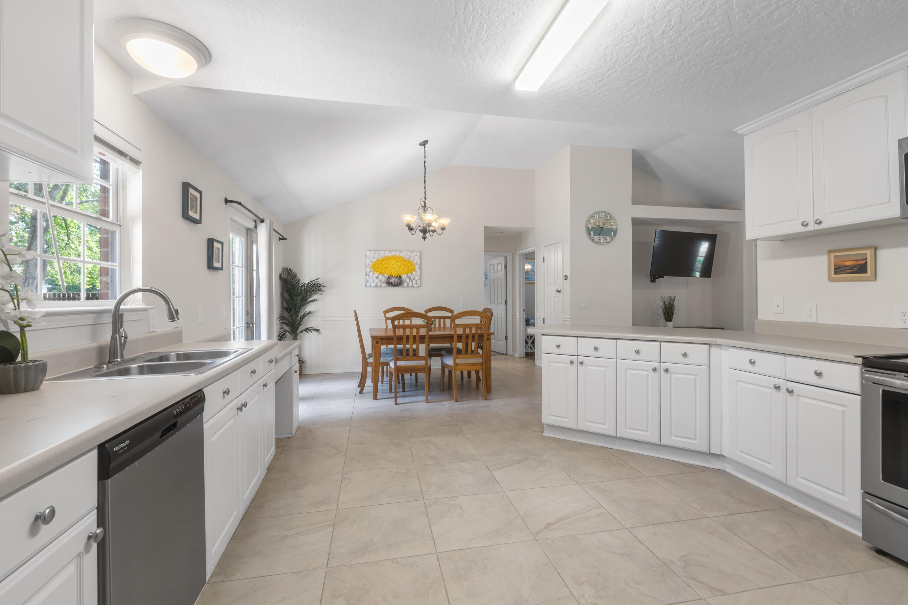 East Navarre - Residential