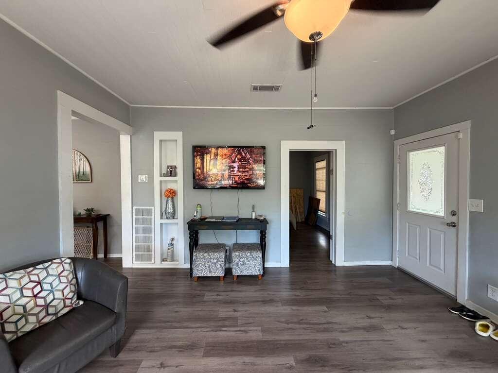 LLOYD & HETHERINGTON - Residential Lease
