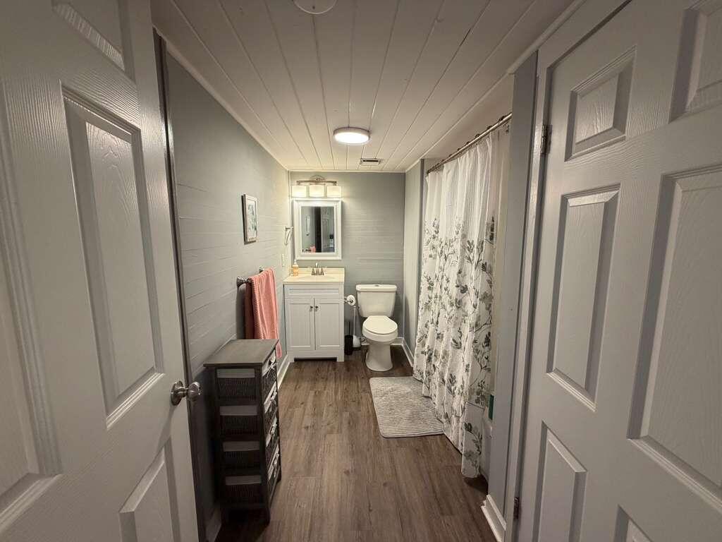 LLOYD & HETHERINGTON - Residential Lease