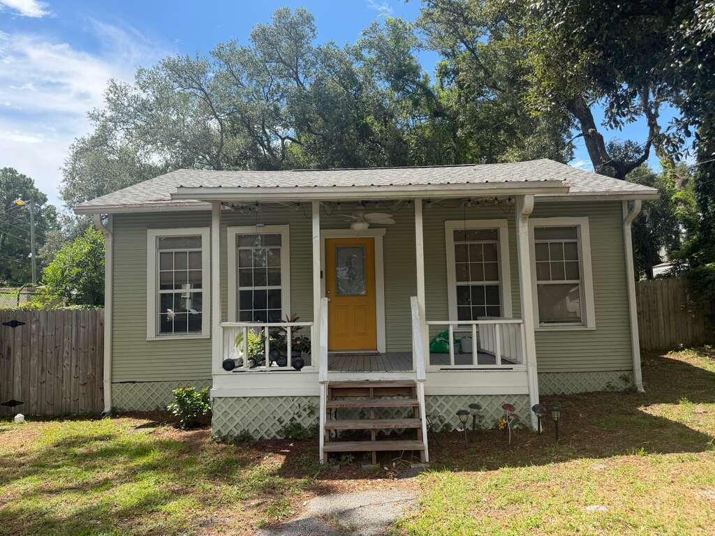 LLOYD & HETHERINGTON - Residential Lease