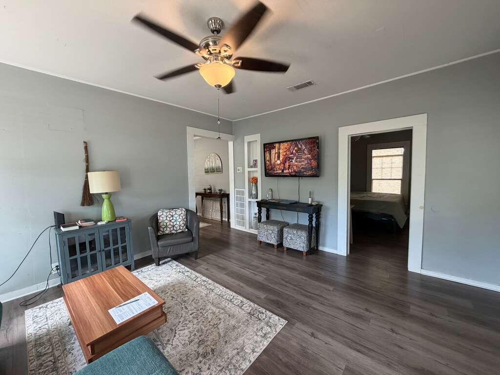 LLOYD & HETHERINGTON - Residential Lease