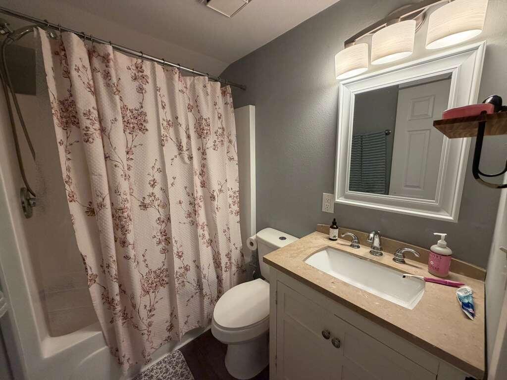 LLOYD & HETHERINGTON - Residential Lease