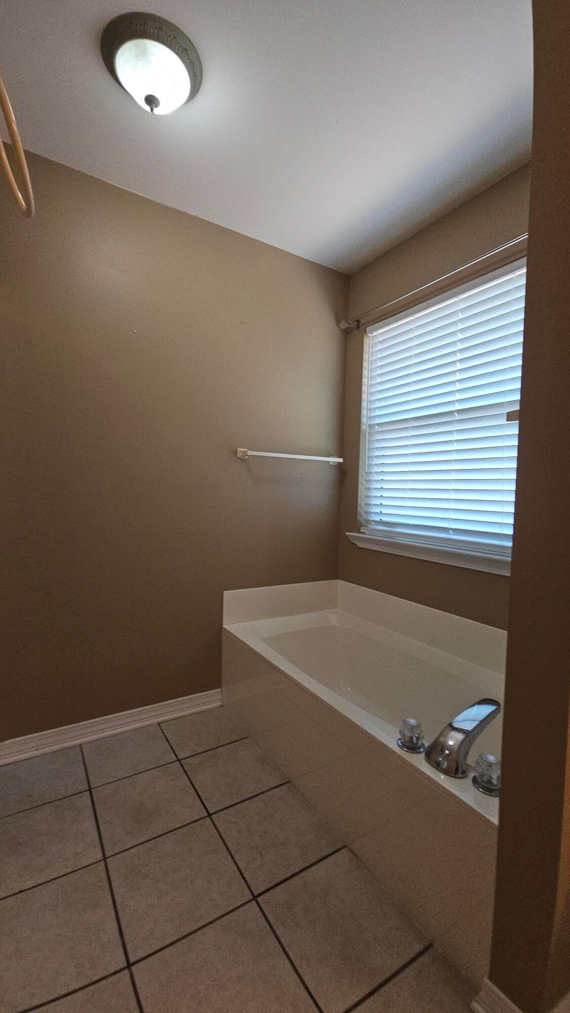 DOROTHY BOWEN ESTATES - Residential Lease