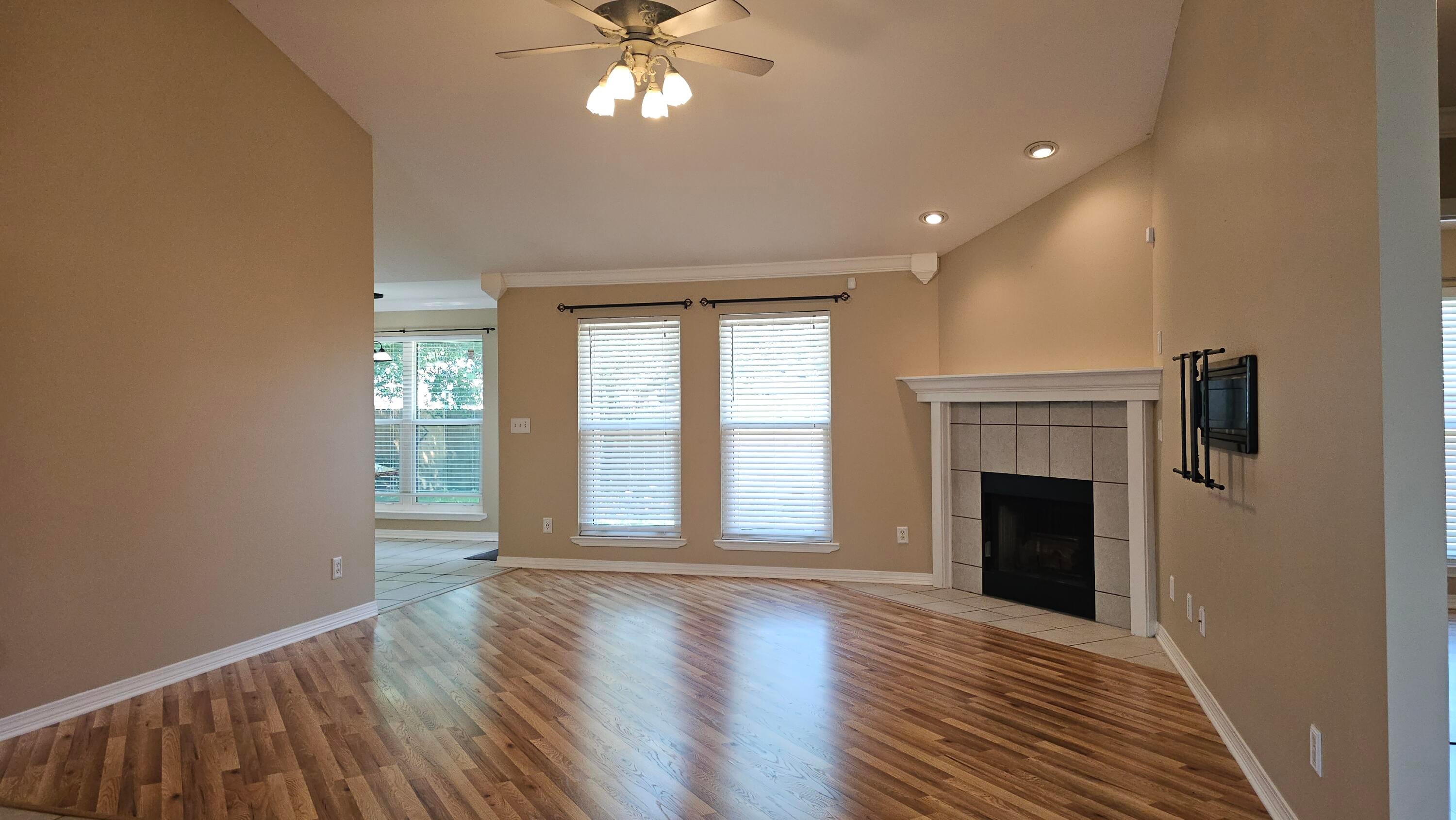 DOROTHY BOWEN ESTATES - Residential Lease