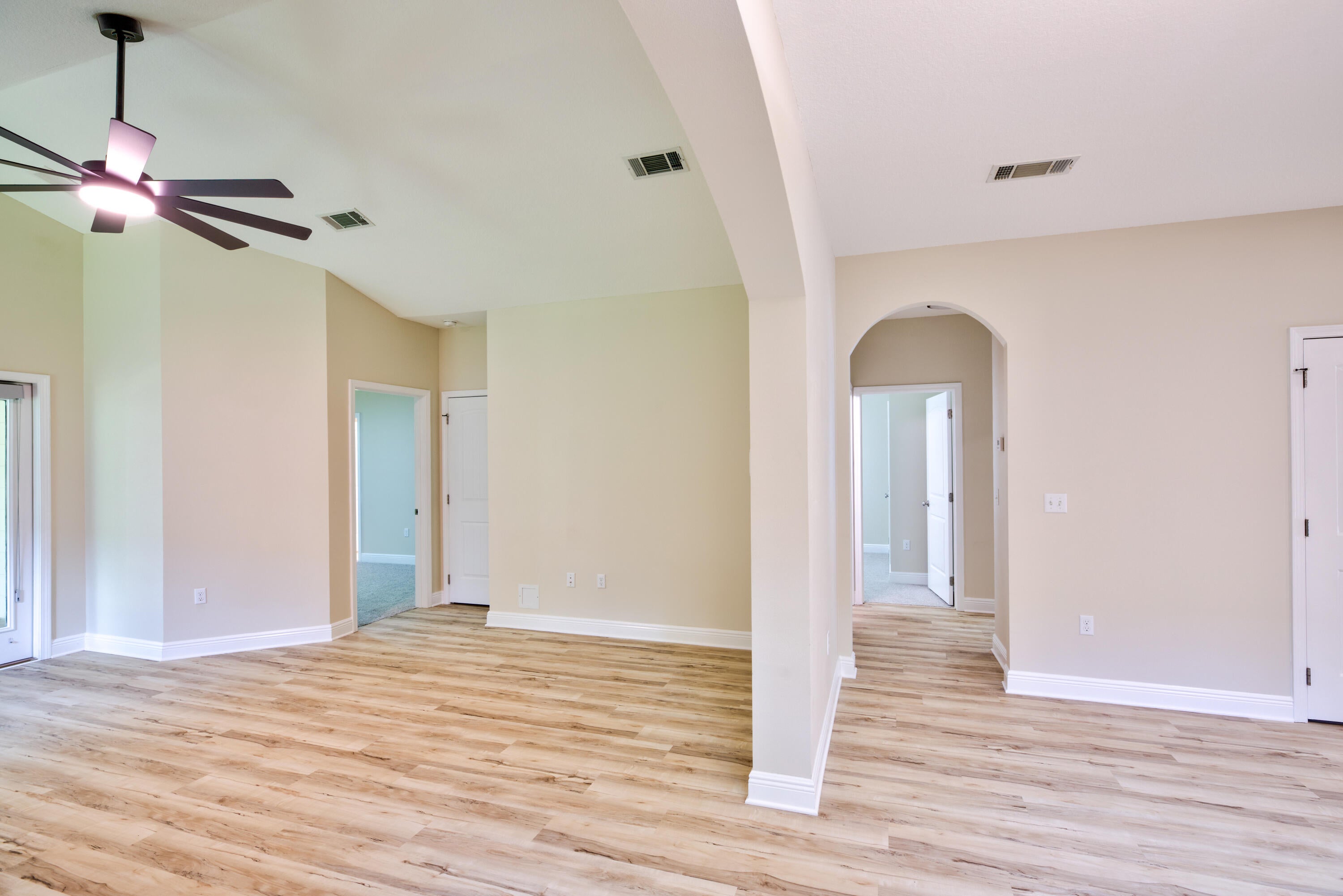 LAGRANGE LANDING - Residential