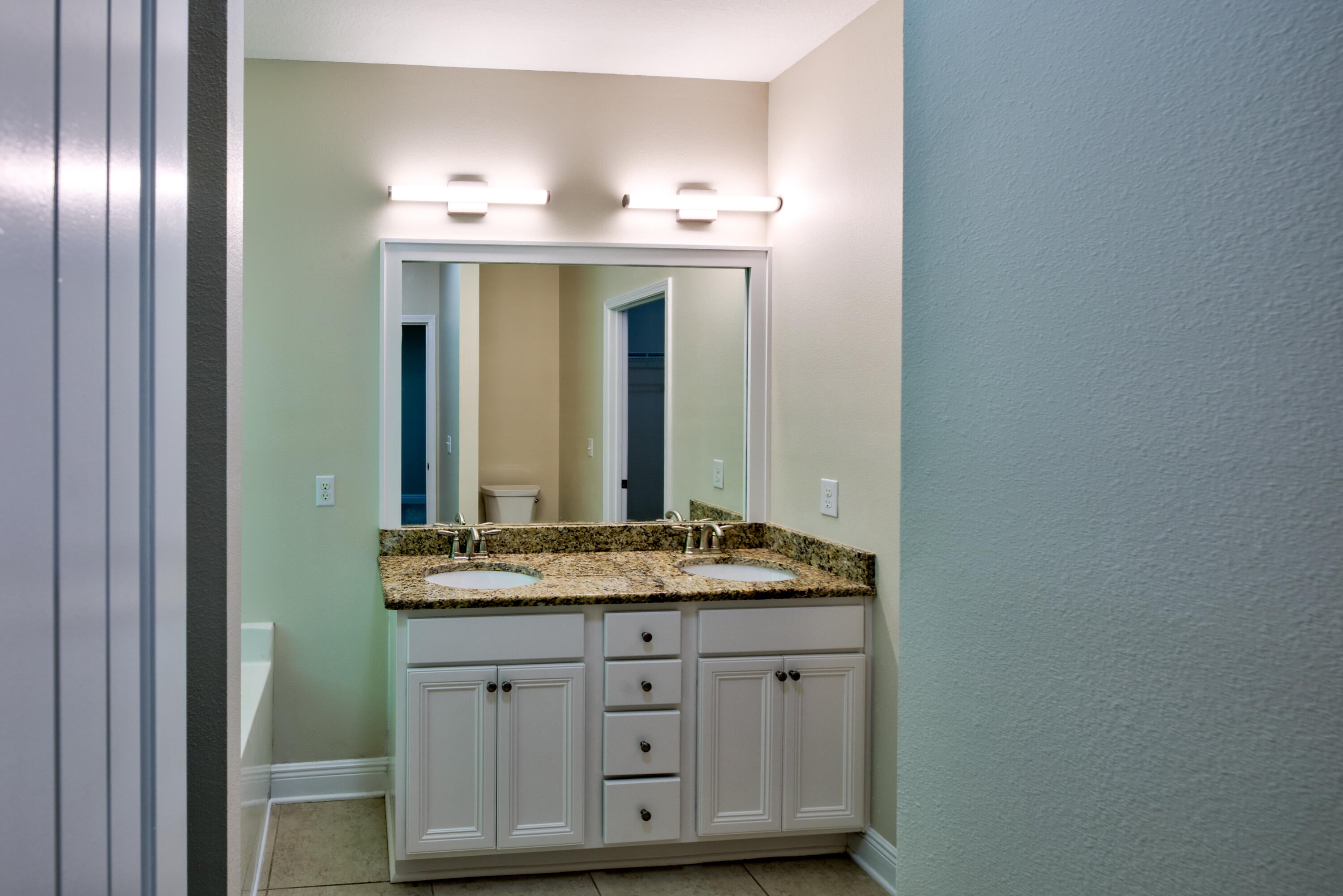 LAGRANGE LANDING - Residential
