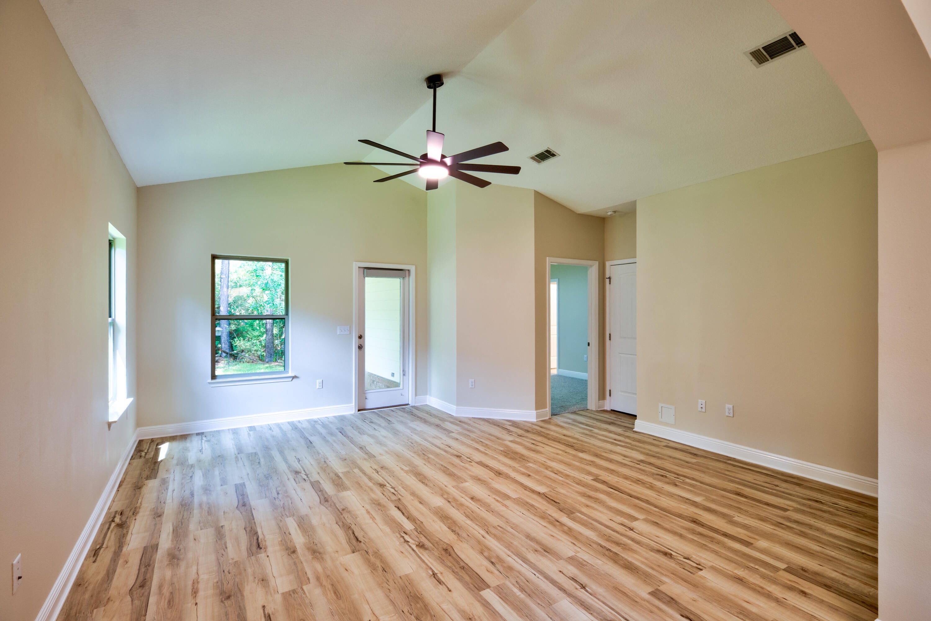 LAGRANGE LANDING - Residential