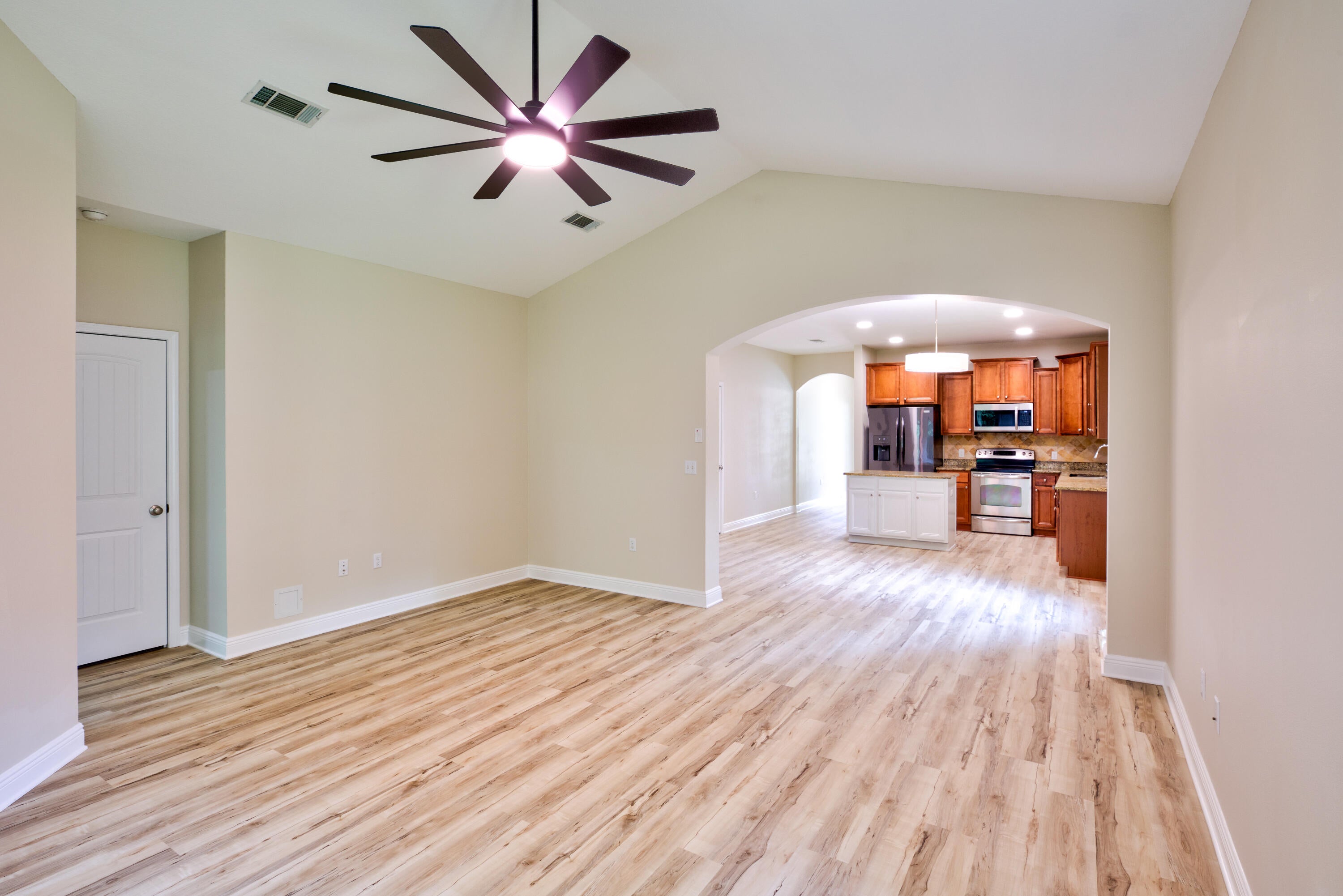 LAGRANGE LANDING - Residential
