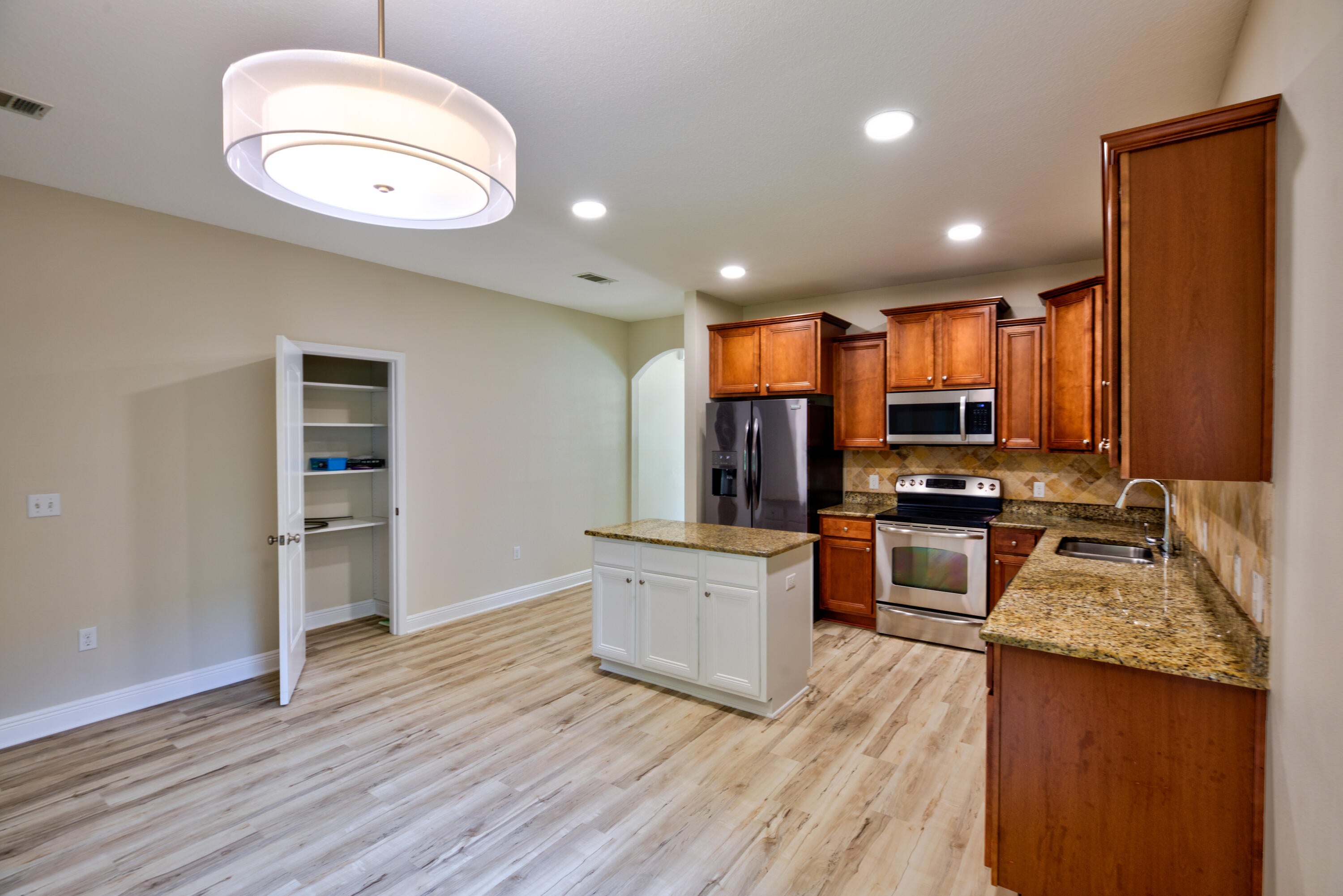 LAGRANGE LANDING - Residential