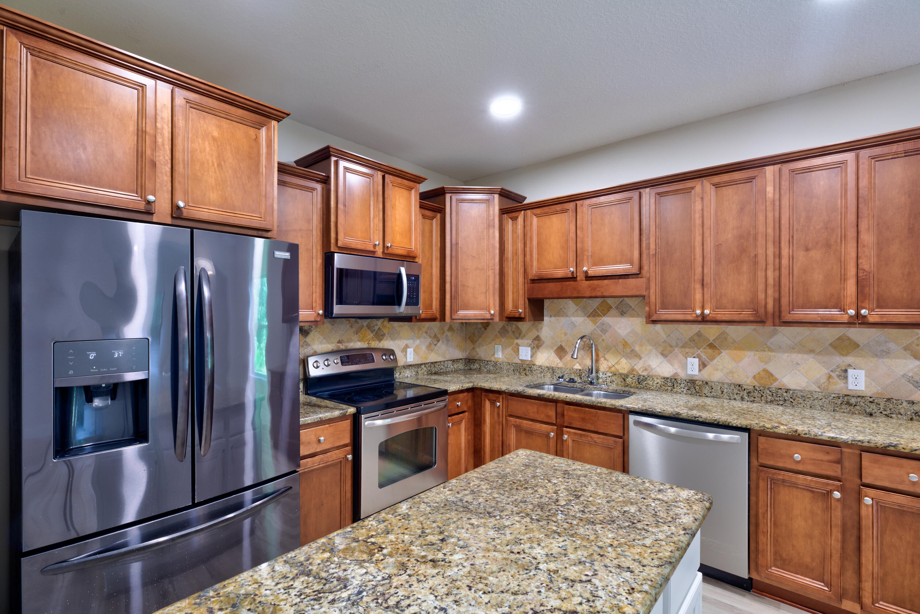 LAGRANGE LANDING - Residential