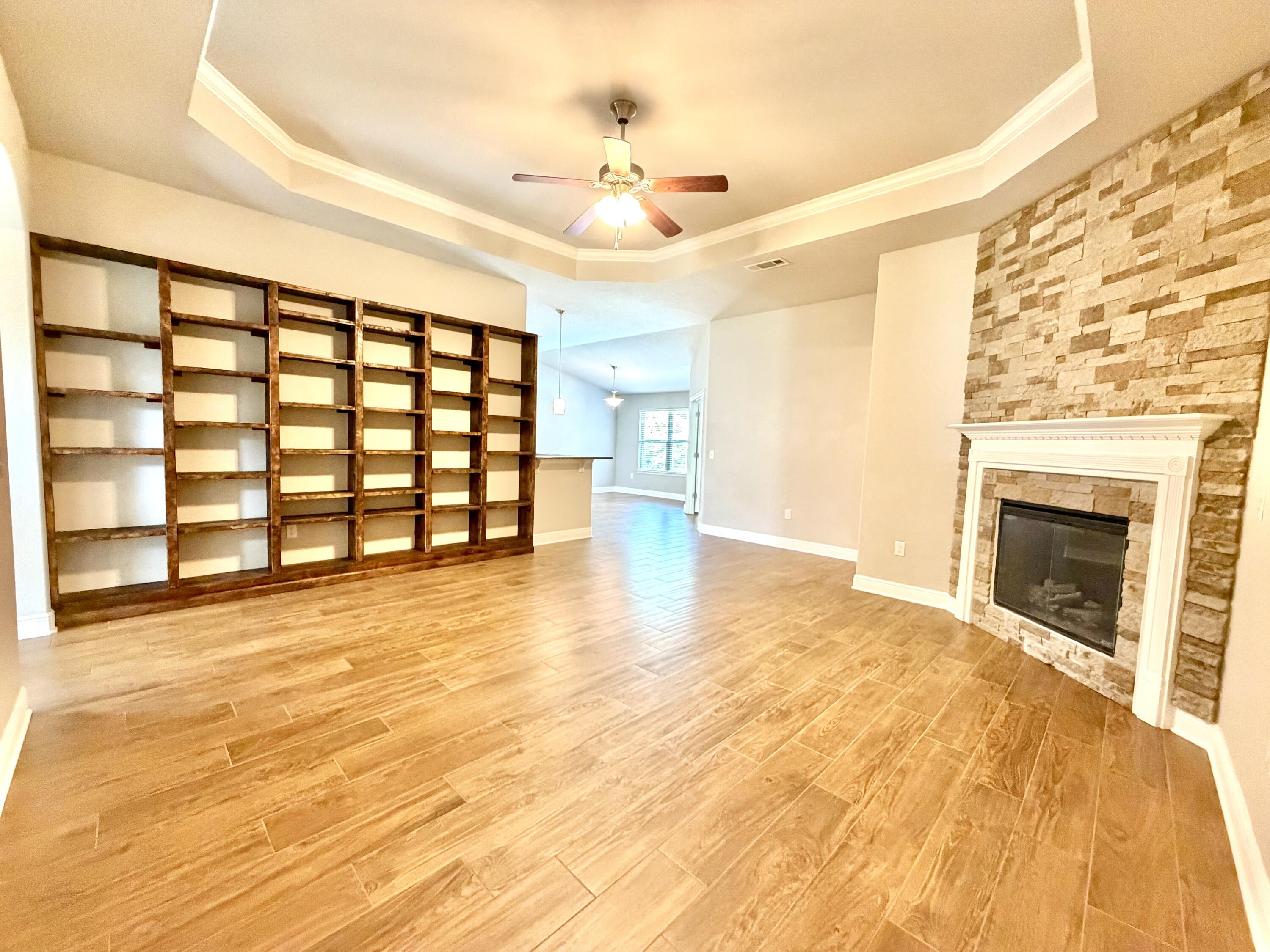 FOX VALLEY - Residential