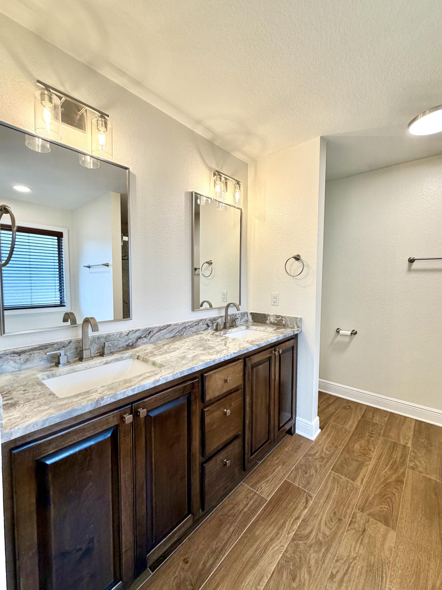 FOX VALLEY - Residential