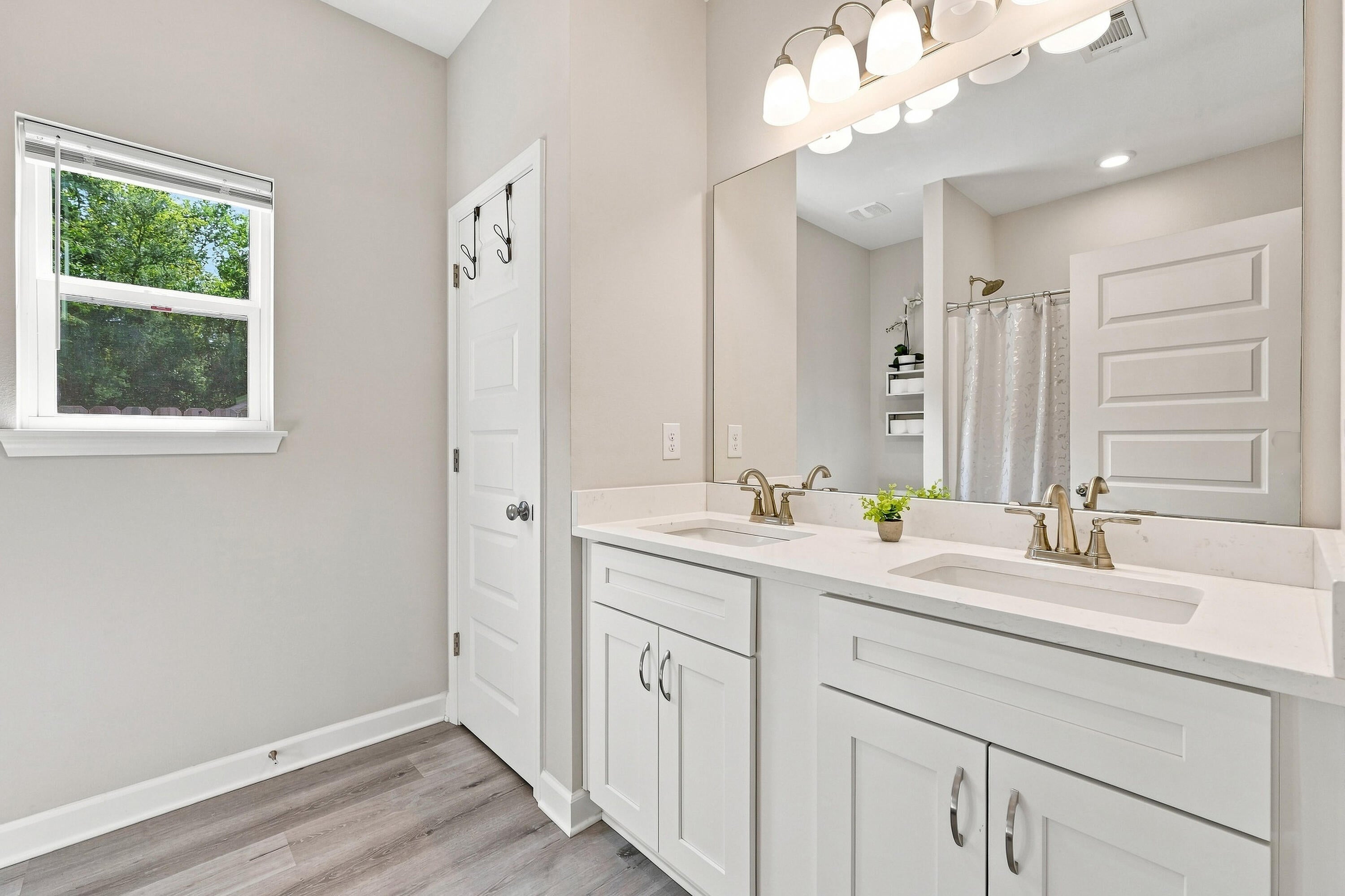 QUIET OAKS S/D - Residential