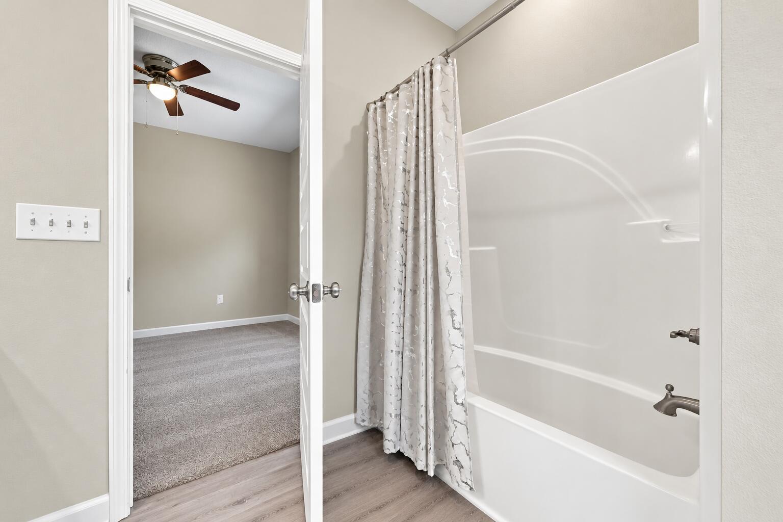 QUIET OAKS S/D - Residential
