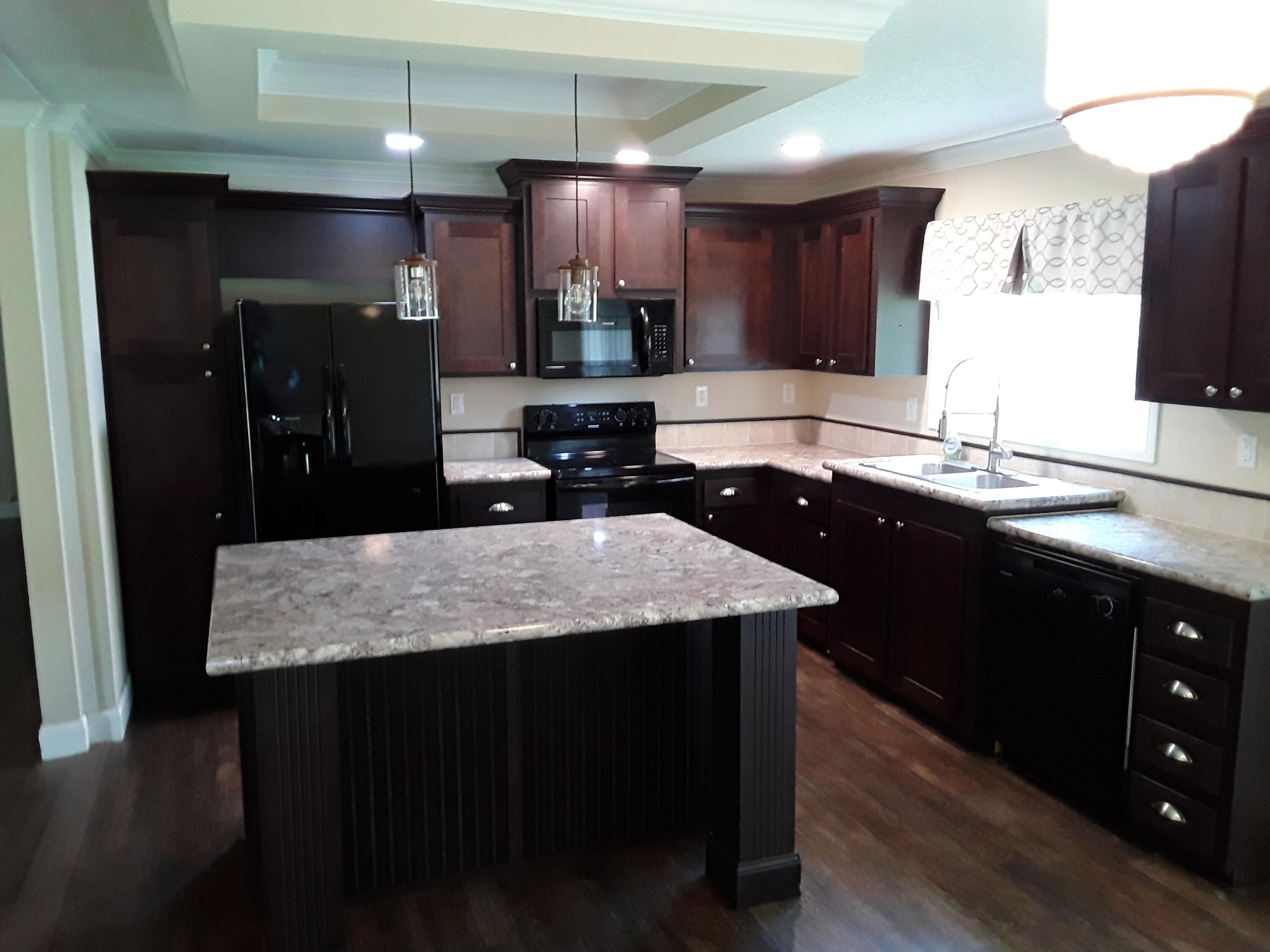 Kings Lake Rd - Residential