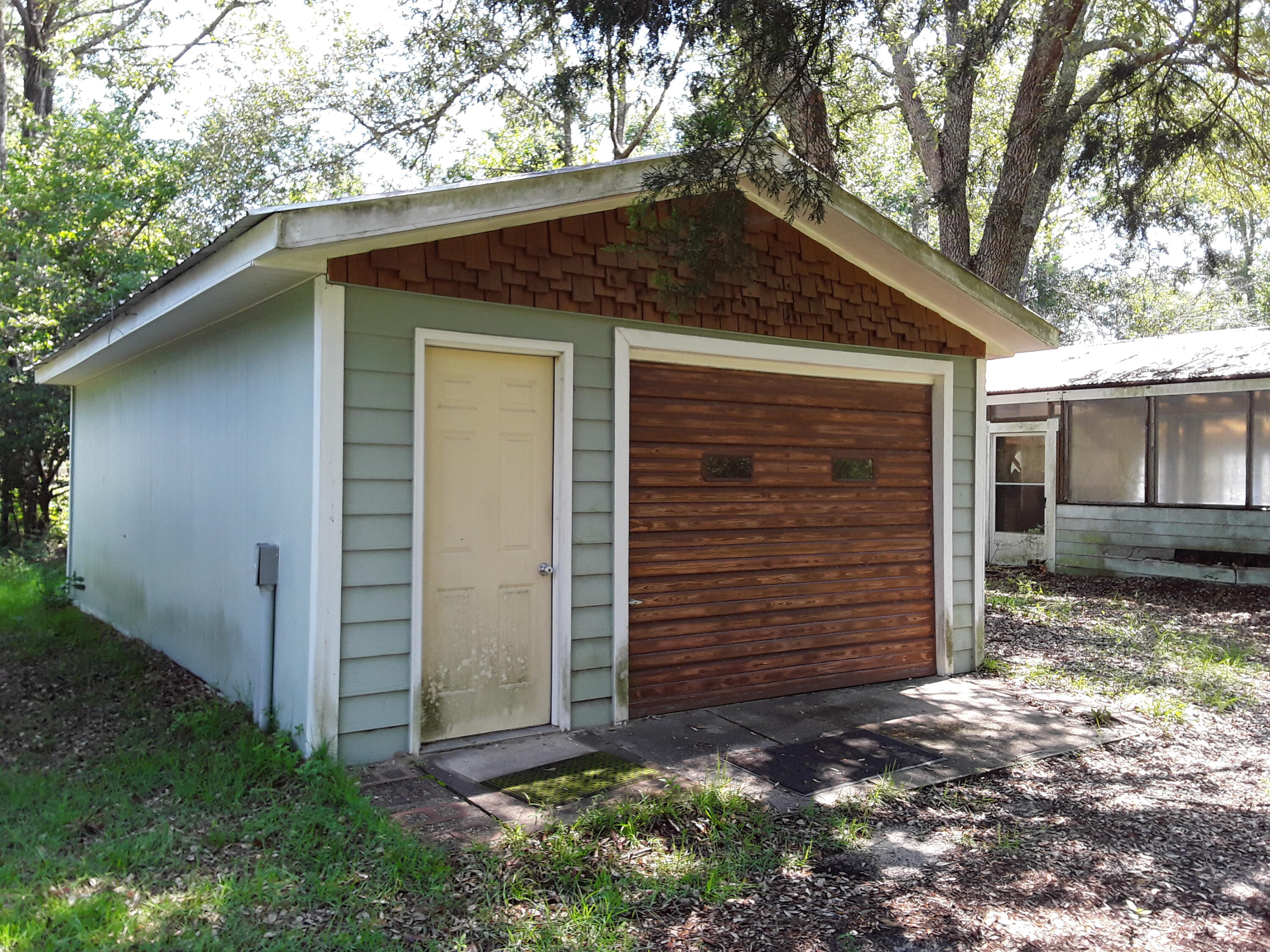 Kings Lake Rd - Residential