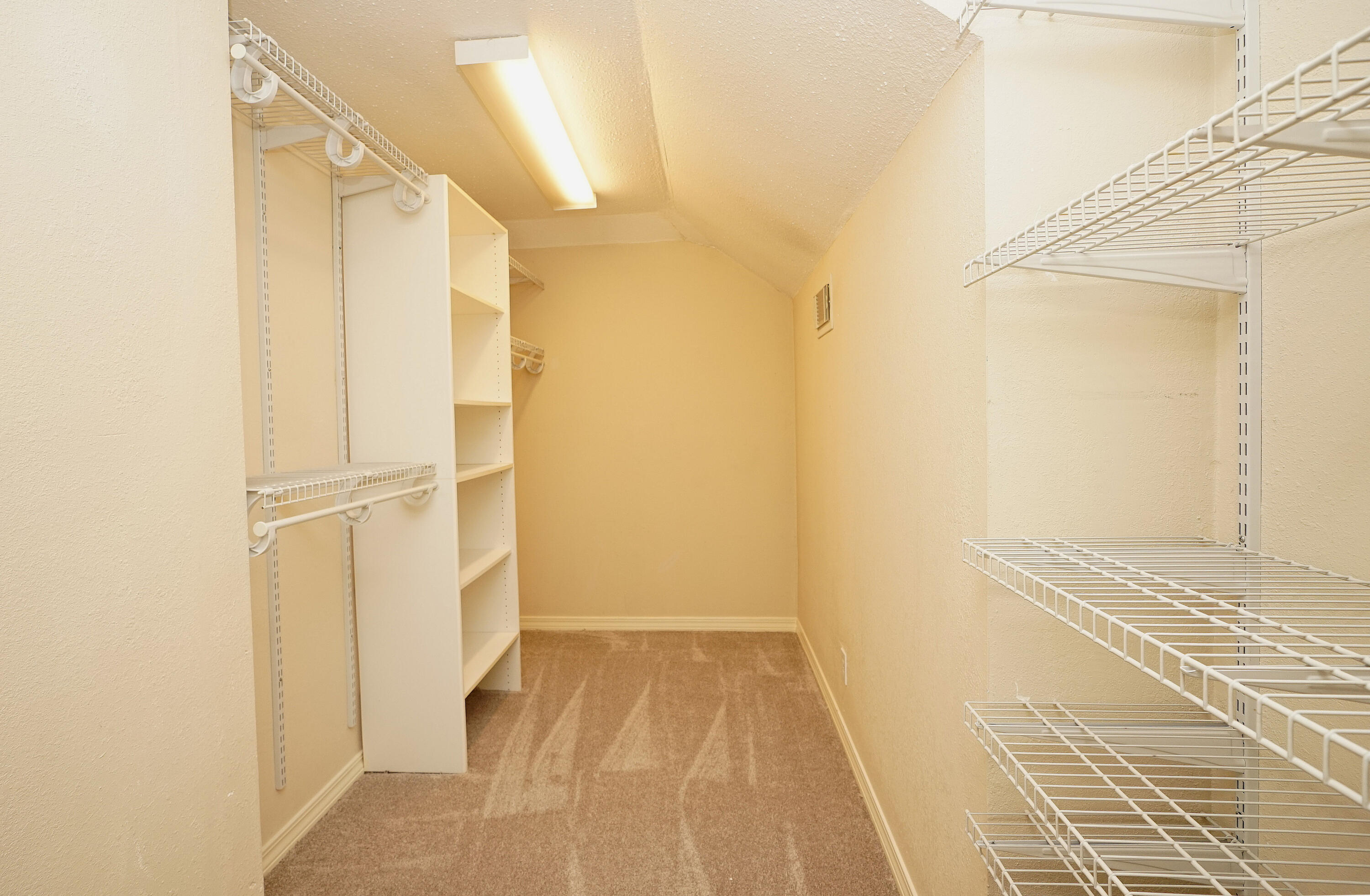 PARKWOOD ESTATES PH 1 BLUEWATER BAY - Residential
