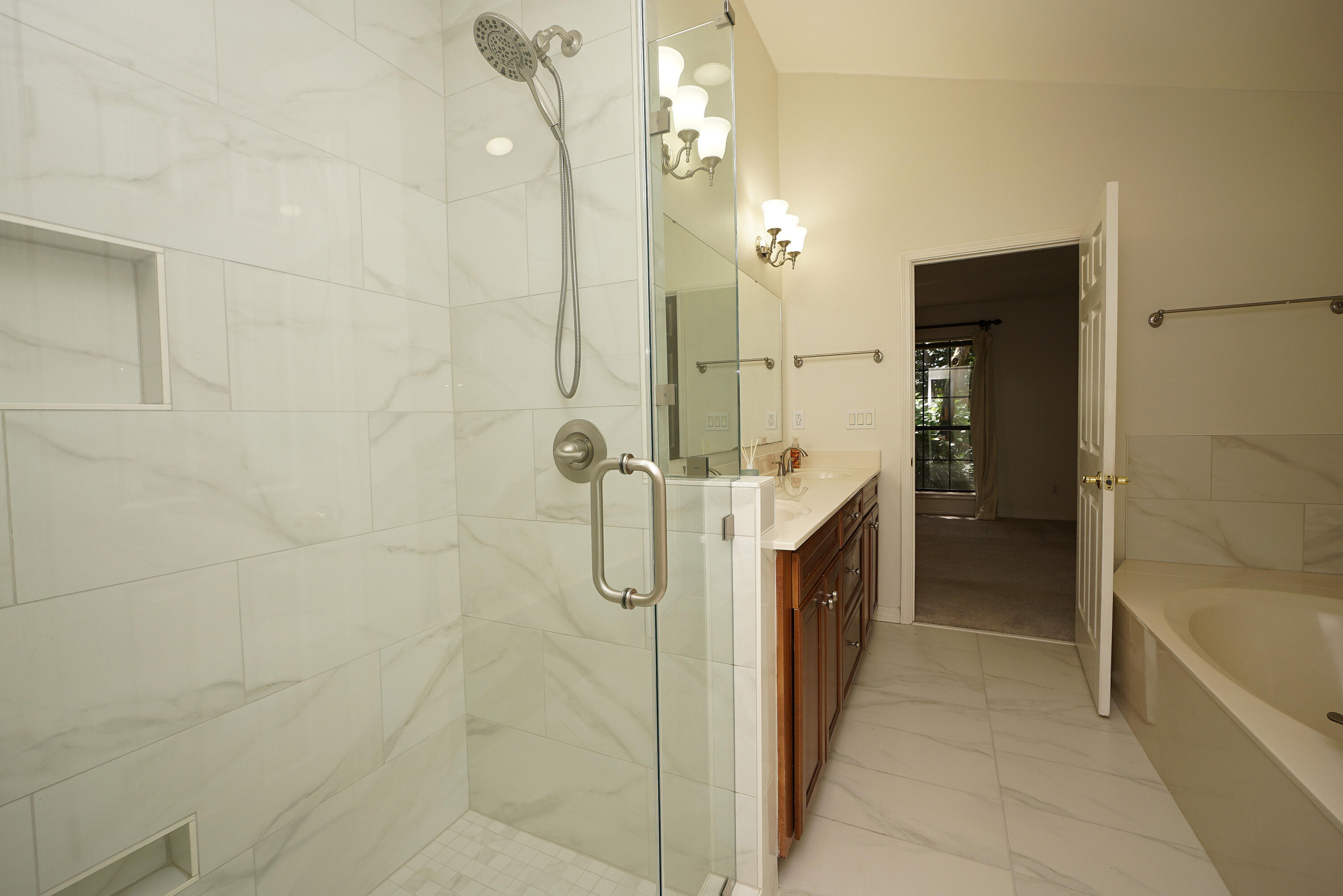 PARKWOOD ESTATES PH 1 BLUEWATER BAY - Residential