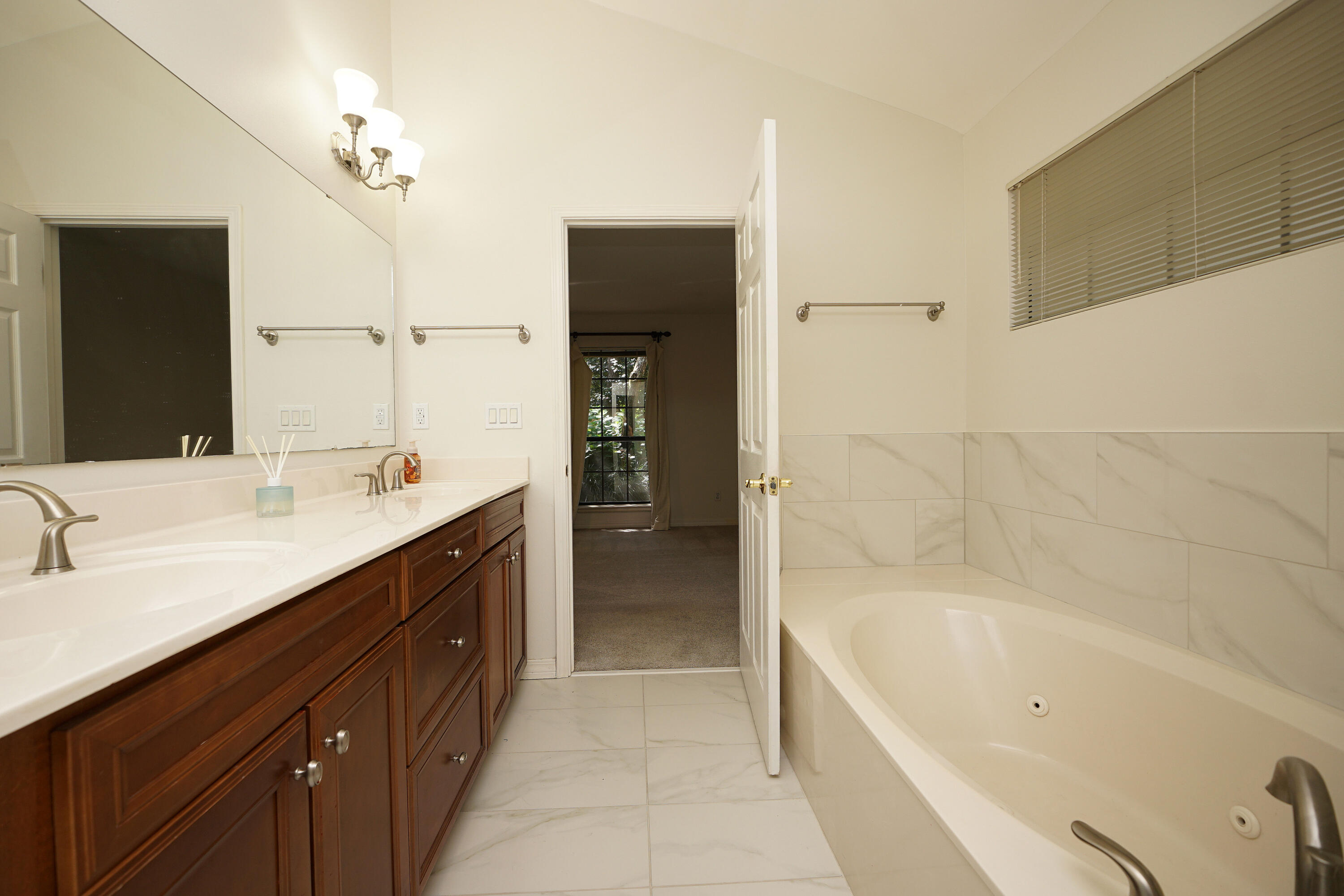 PARKWOOD ESTATES PH 1 BLUEWATER BAY - Residential