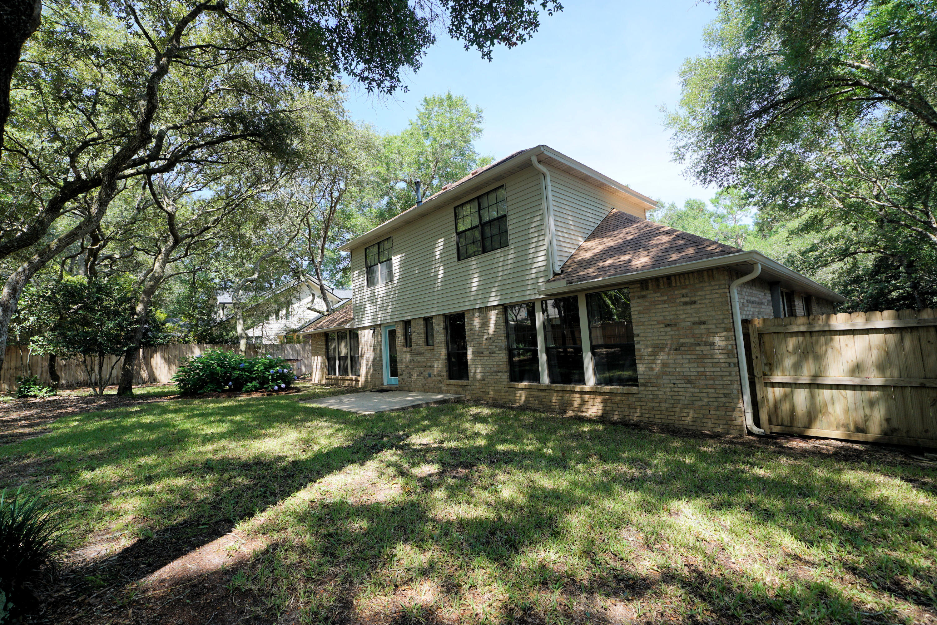 PARKWOOD ESTATES PH 1 BLUEWATER BAY - Residential