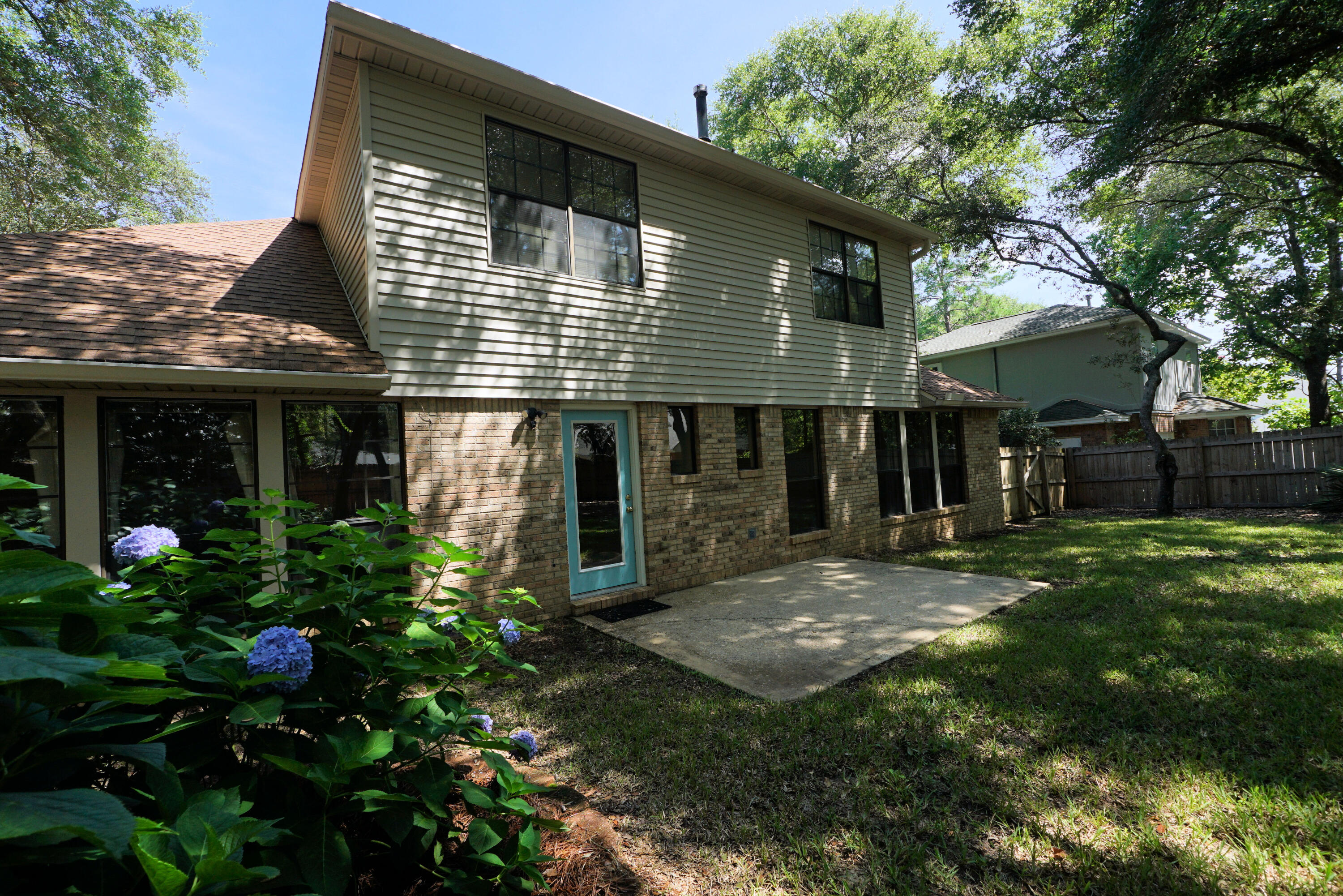 PARKWOOD ESTATES PH 1 BLUEWATER BAY - Residential