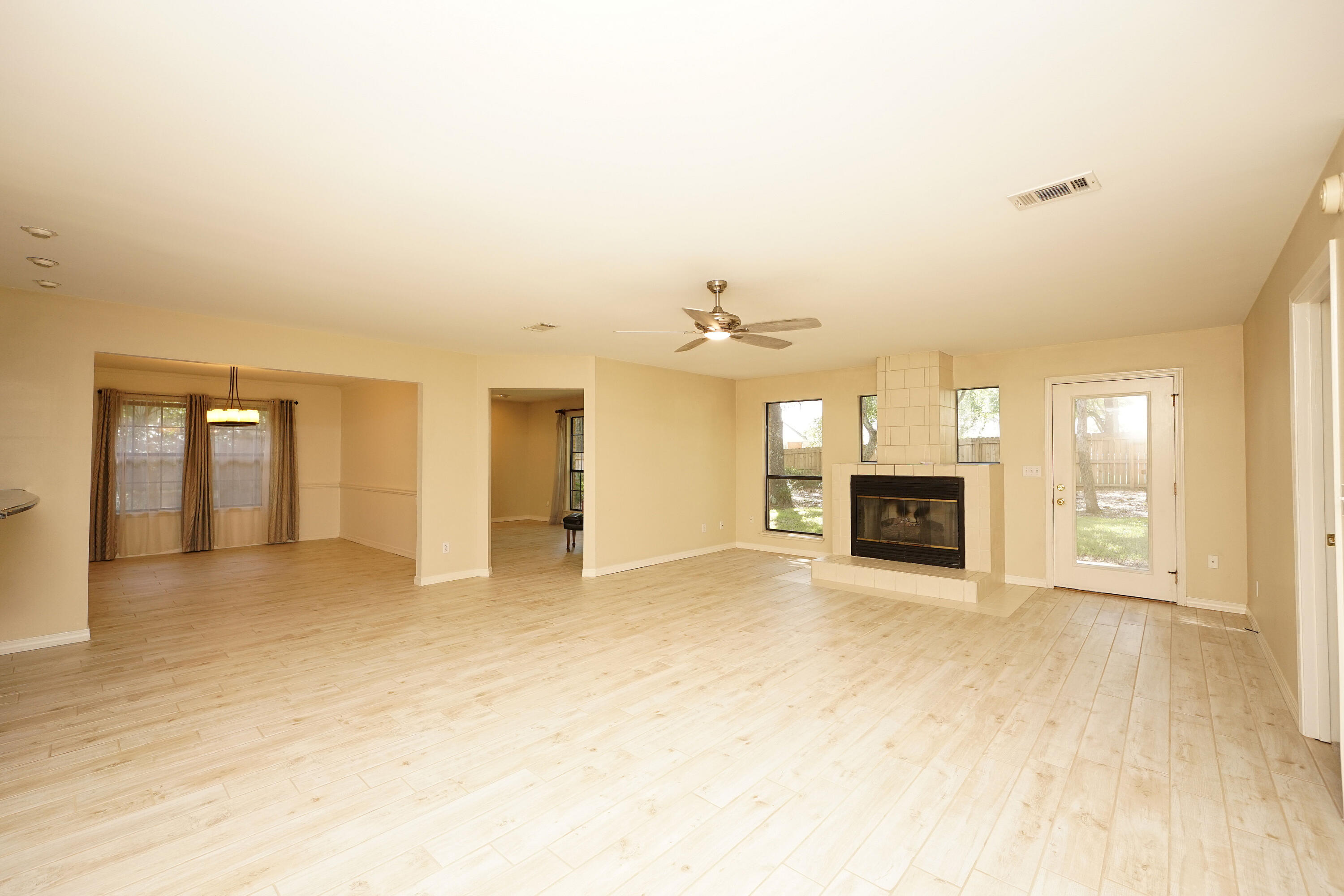 PARKWOOD ESTATES PH 1 BLUEWATER BAY - Residential