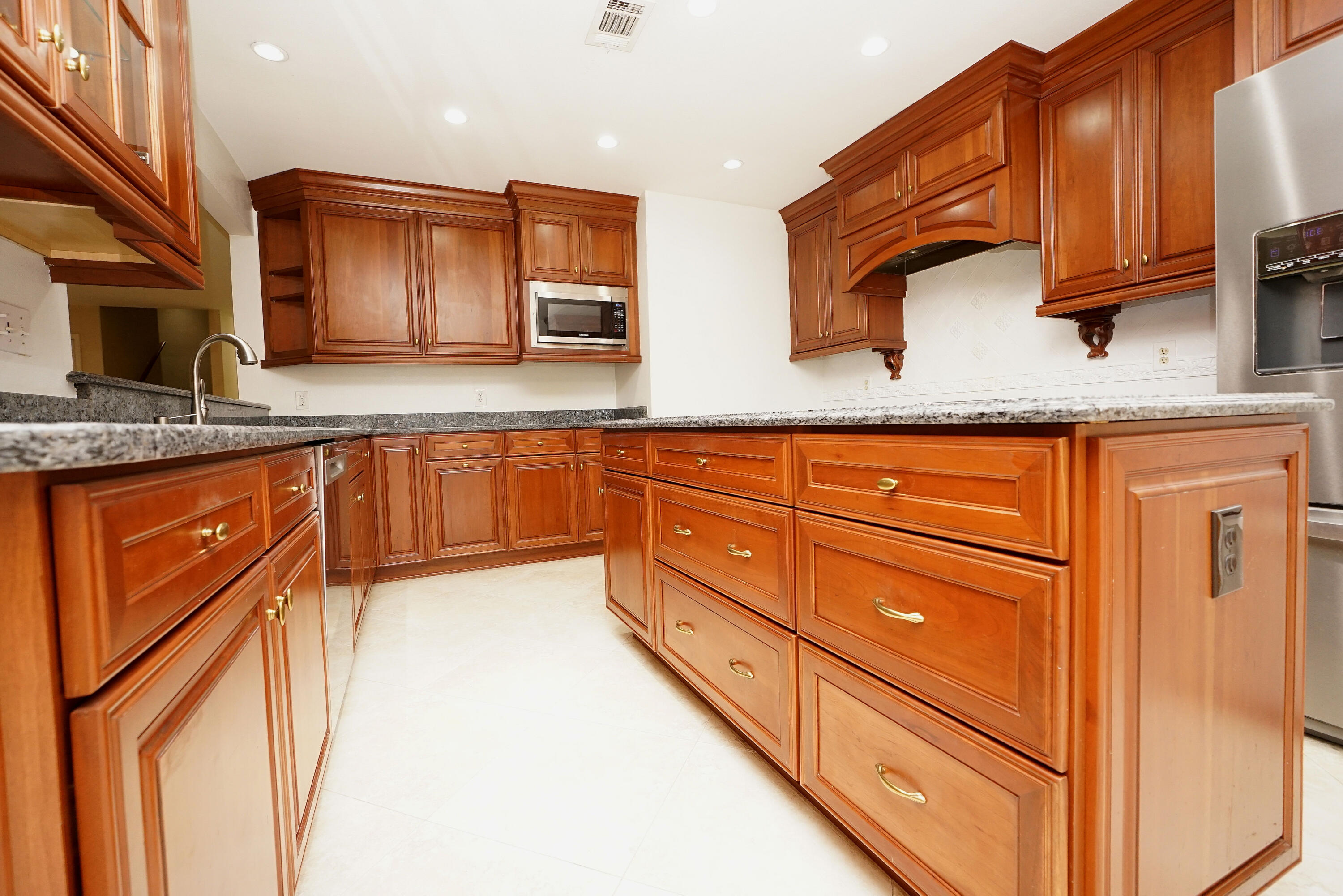PARKWOOD ESTATES PH 1 BLUEWATER BAY - Residential