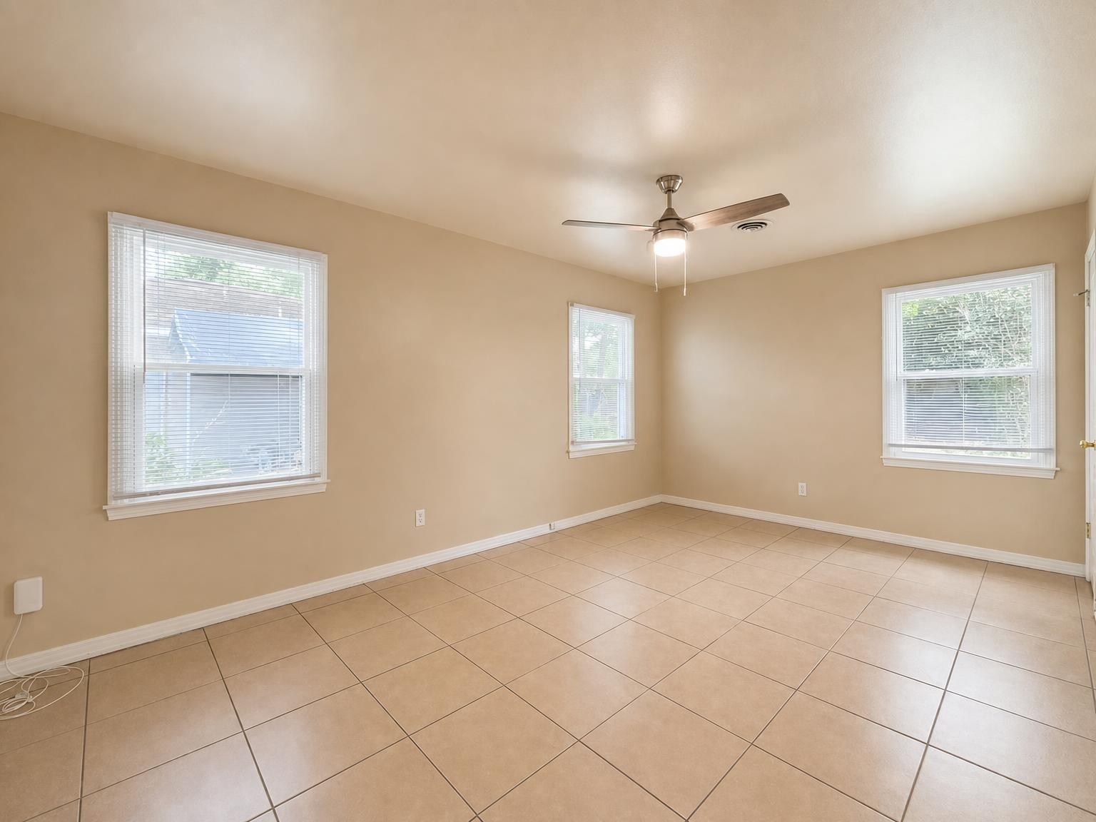 SANTA MARKELLA - Residential Lease