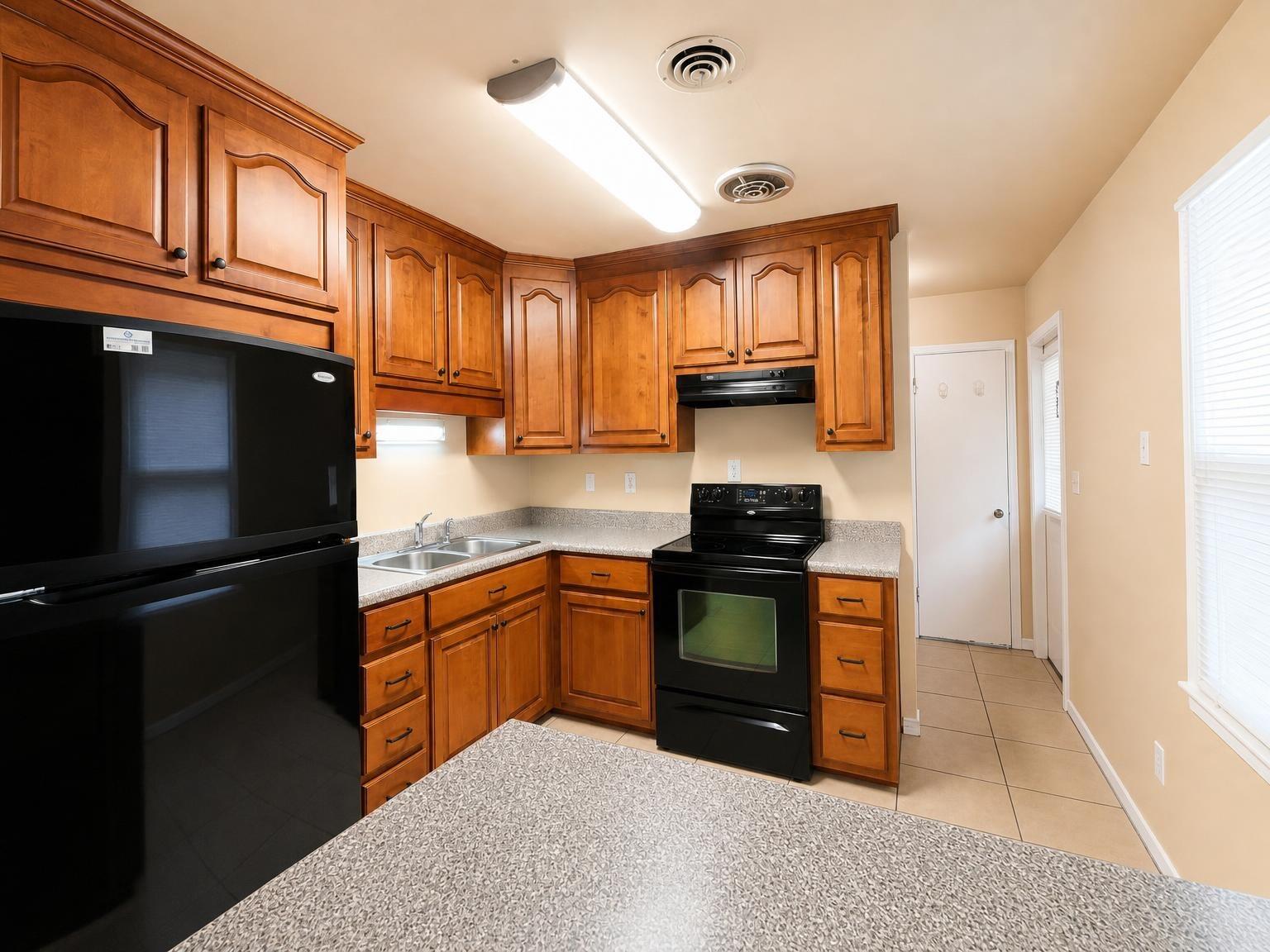 SANTA MARKELLA - Residential Lease