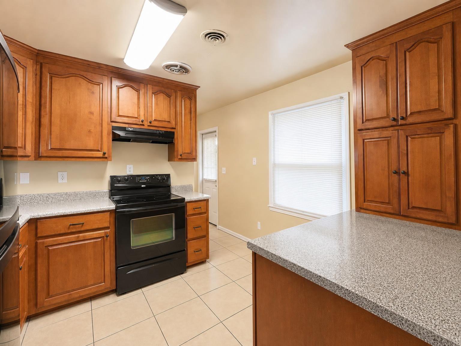 SANTA MARKELLA - Residential Lease