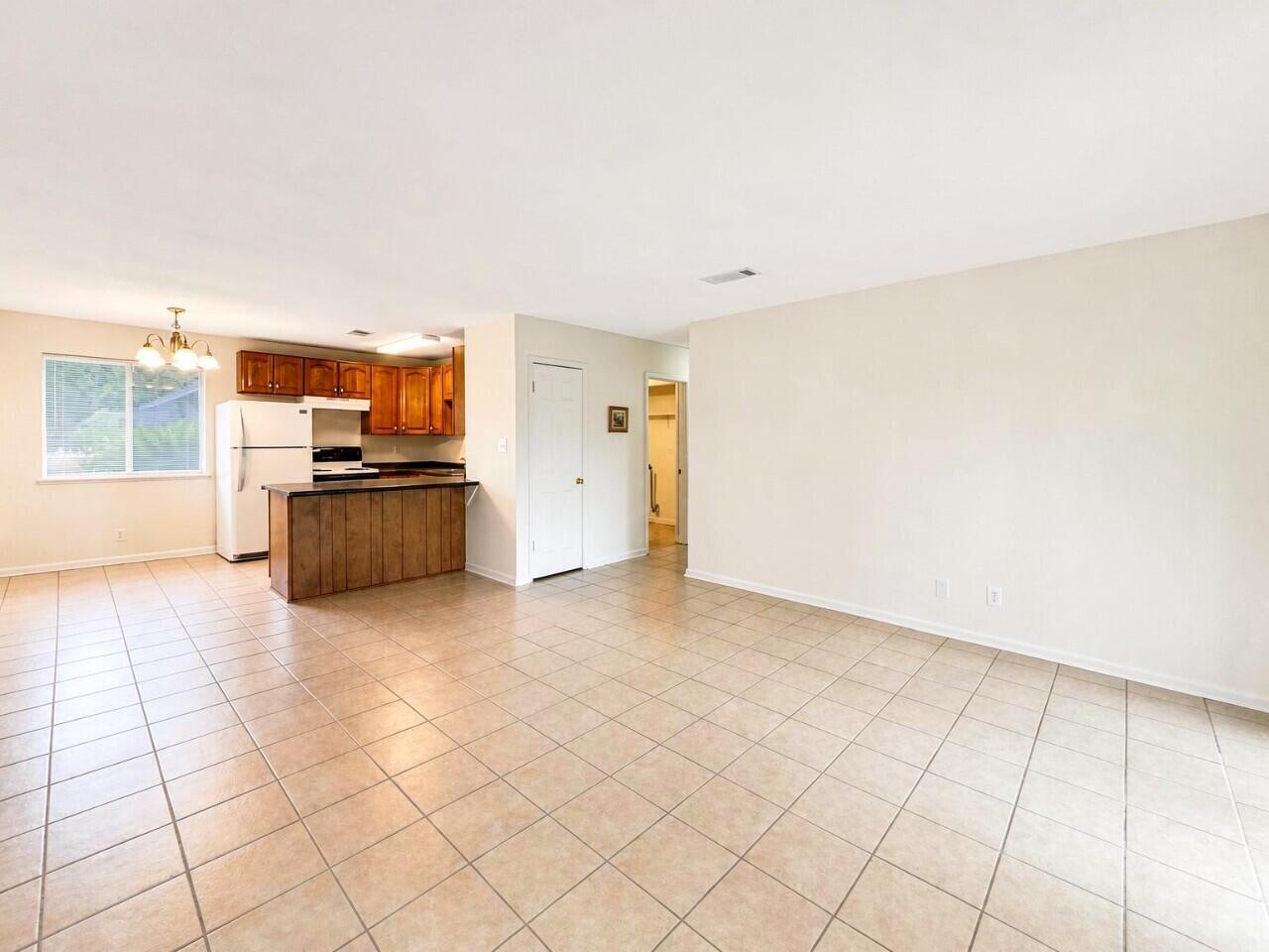 SUNSET STRIP - Residential Lease
