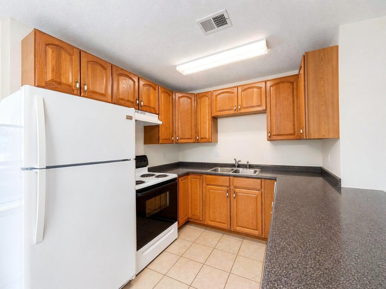 SUNSET STRIP - Residential Lease