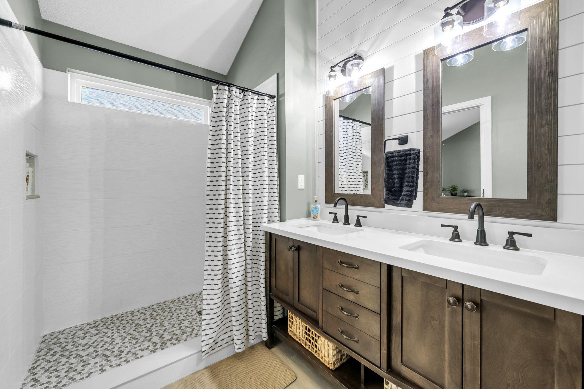 MAGNOLIA FOREST S/D PH 2 - Residential