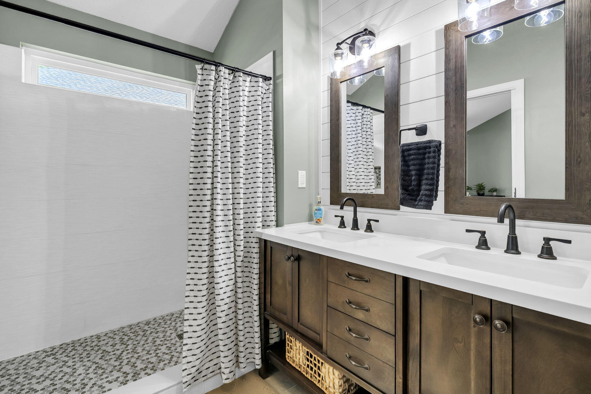 MAGNOLIA FOREST S/D PH 2 - Residential