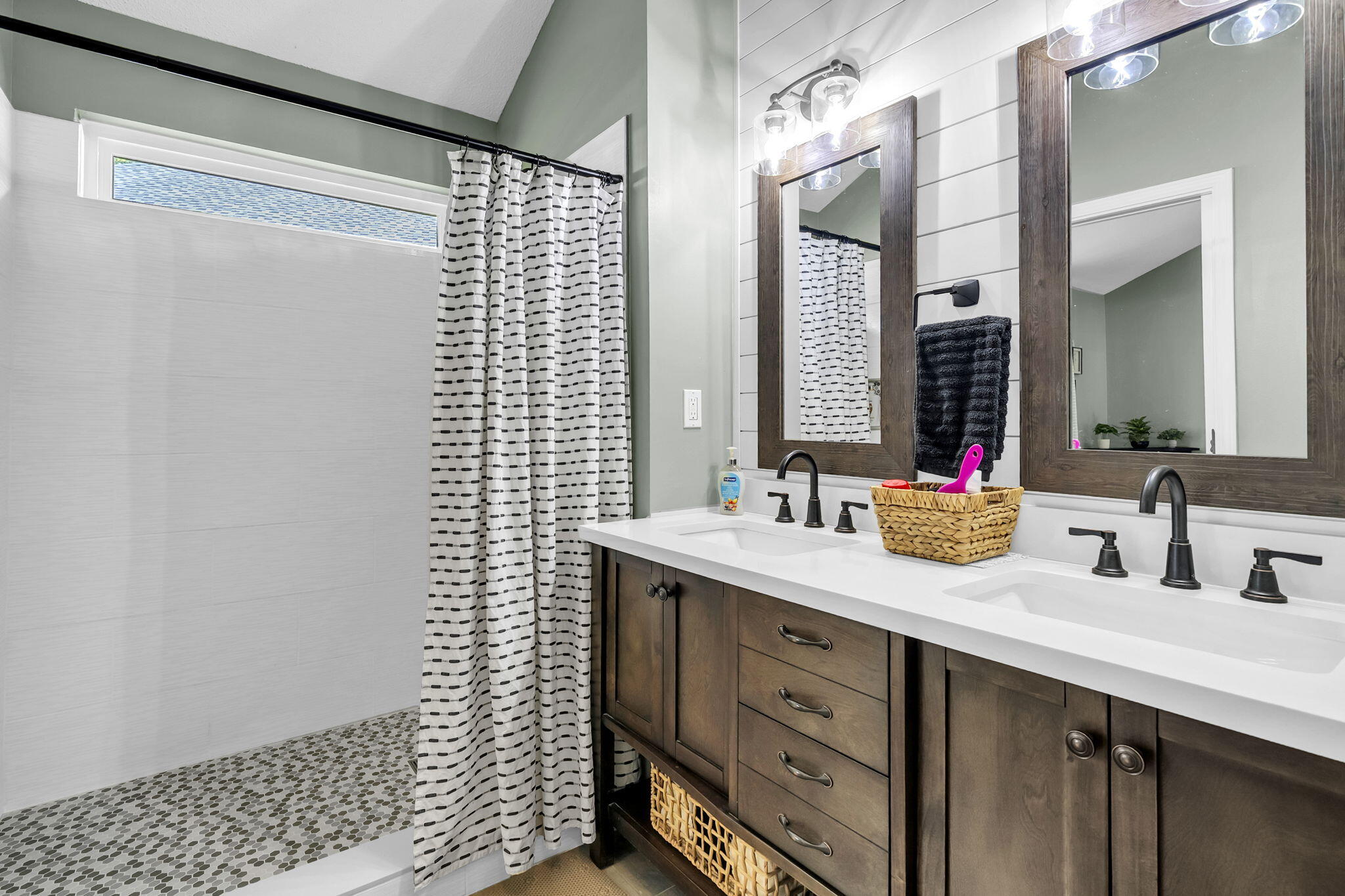 MAGNOLIA FOREST S/D PH 2 - Residential