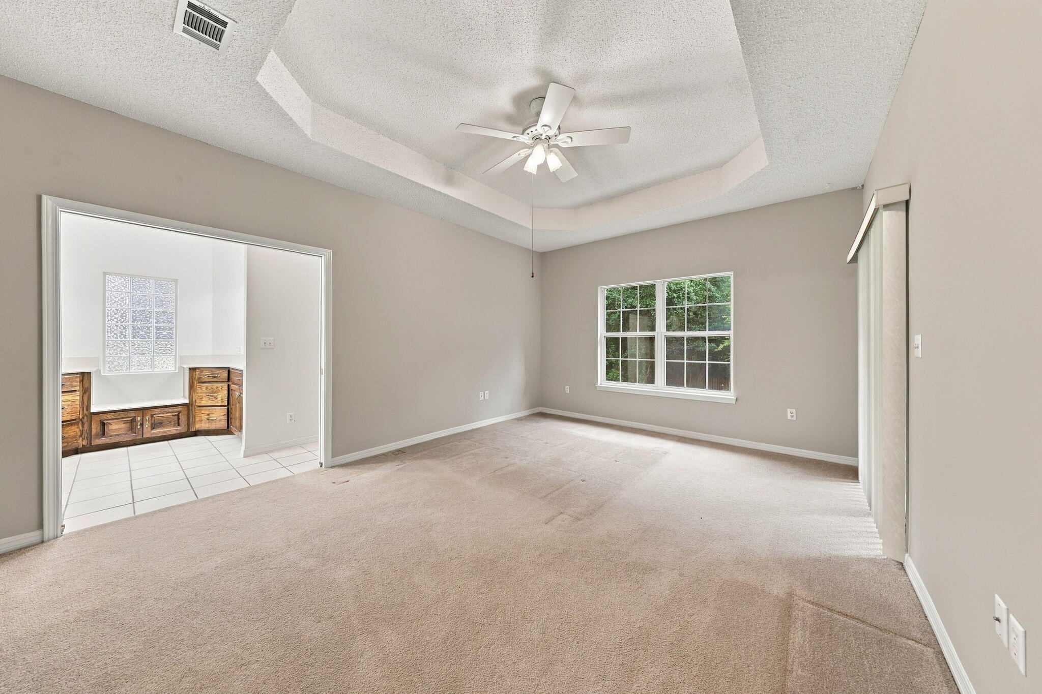 LAKESIDE EAST AMENDED LOT 42 BLK C - Residential