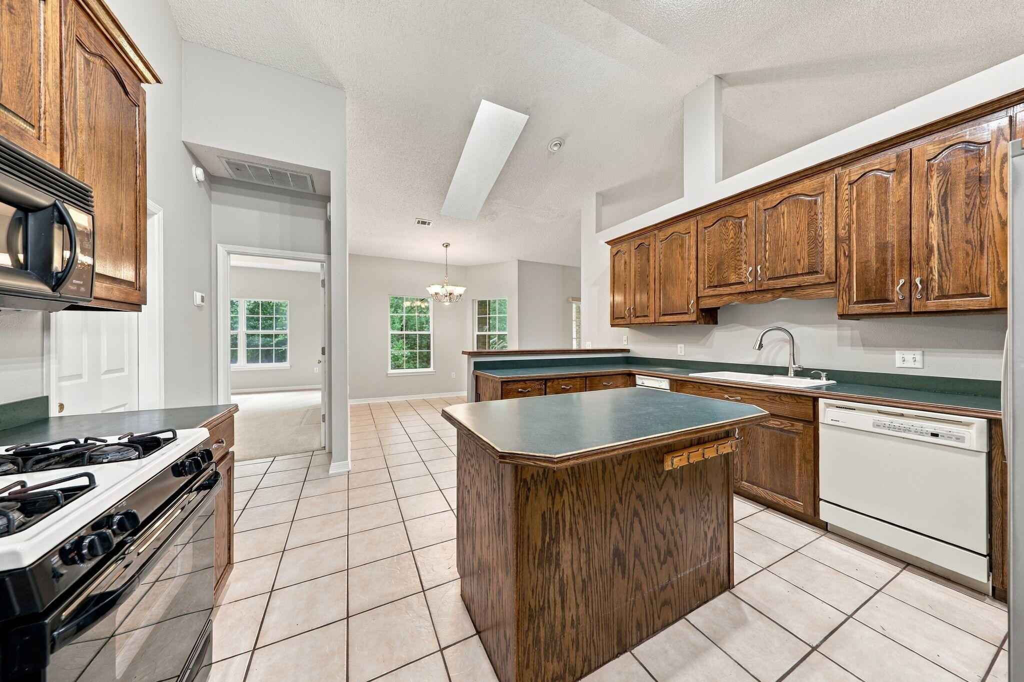 LAKESIDE EAST AMENDED LOT 42 BLK C - Residential